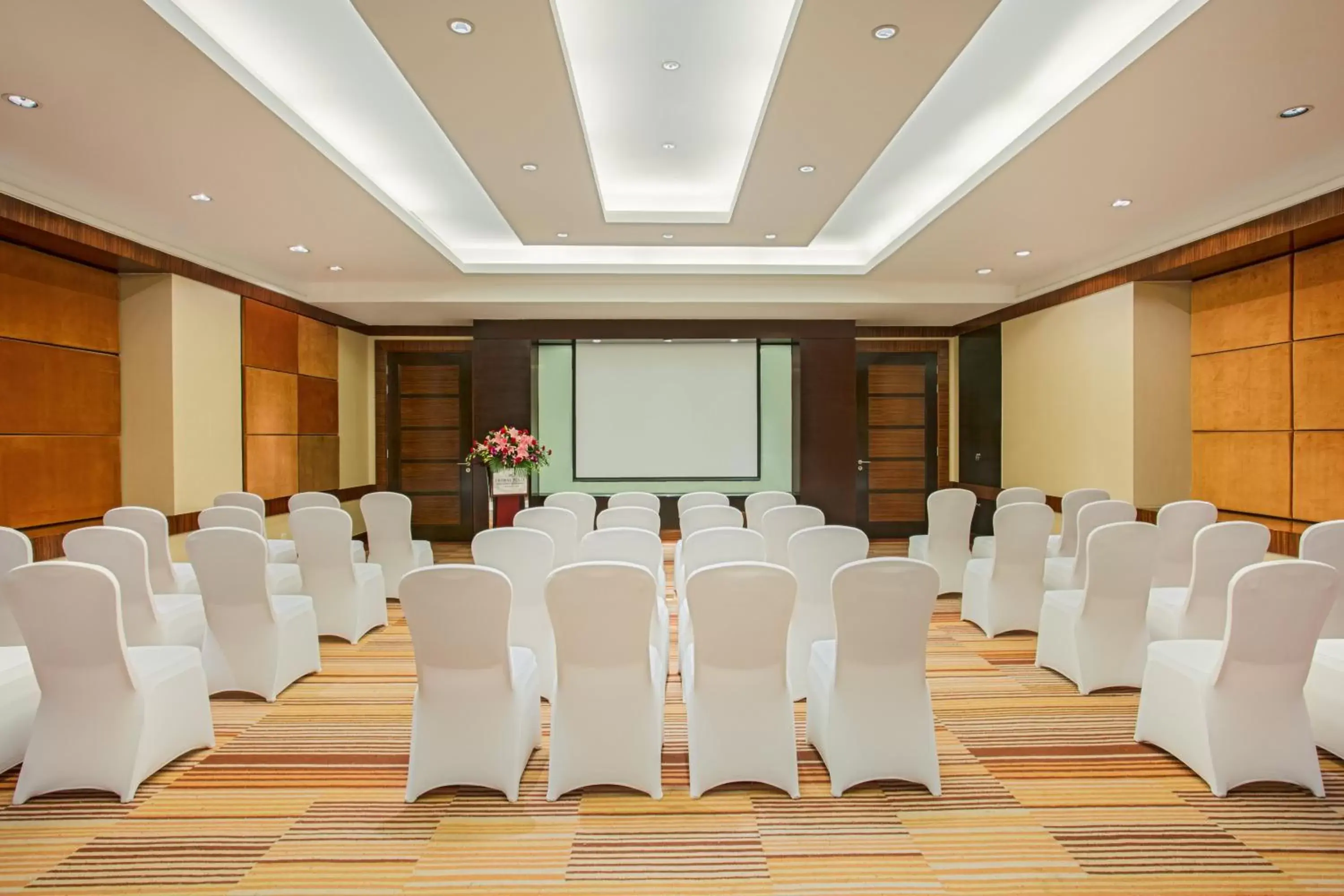 Meeting/conference room in Crowne Plaza Beijing International Airport, an IHG Hotel