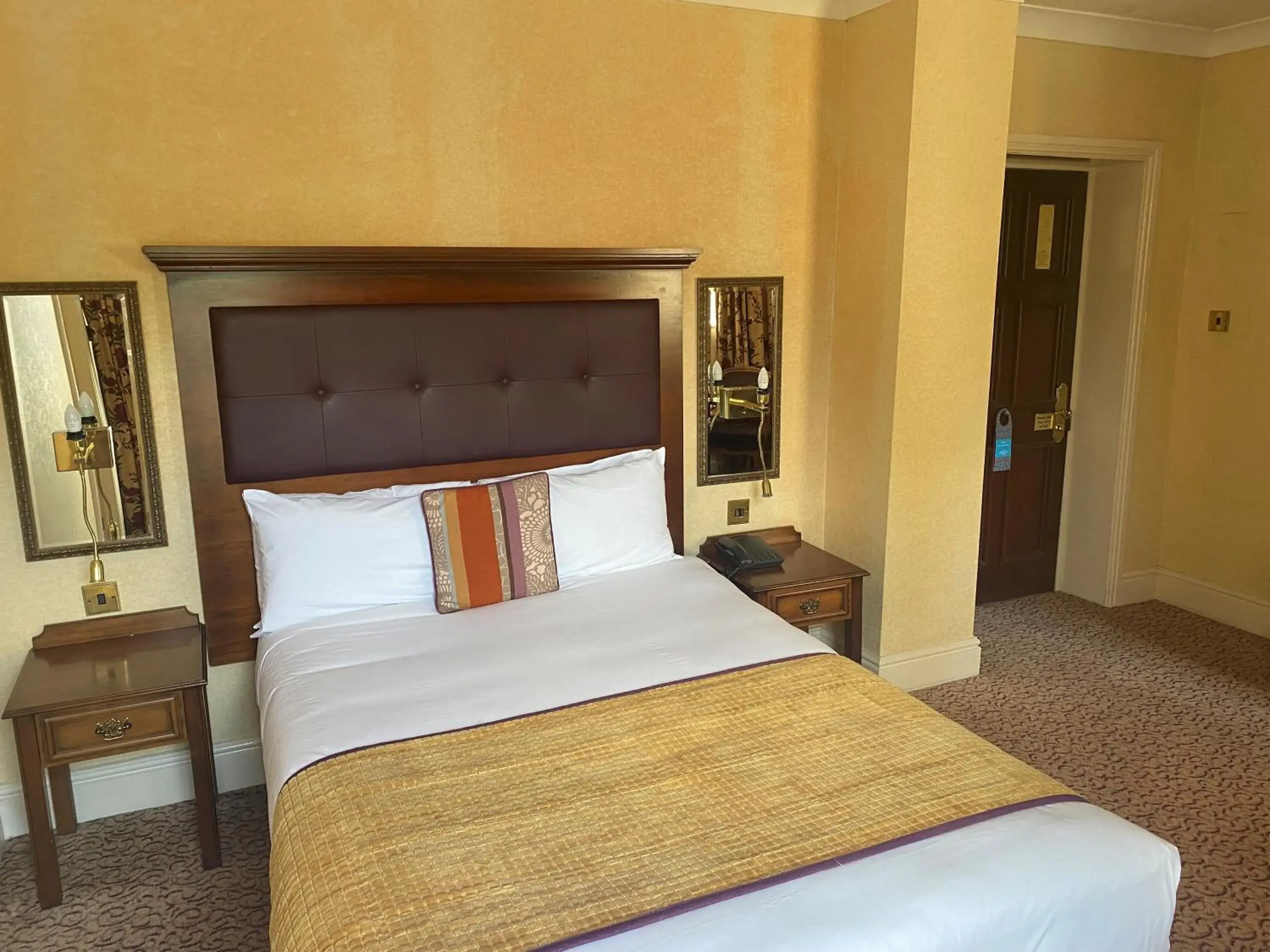 Bed in Shrigley Hall Hotel, Golf & Country Club