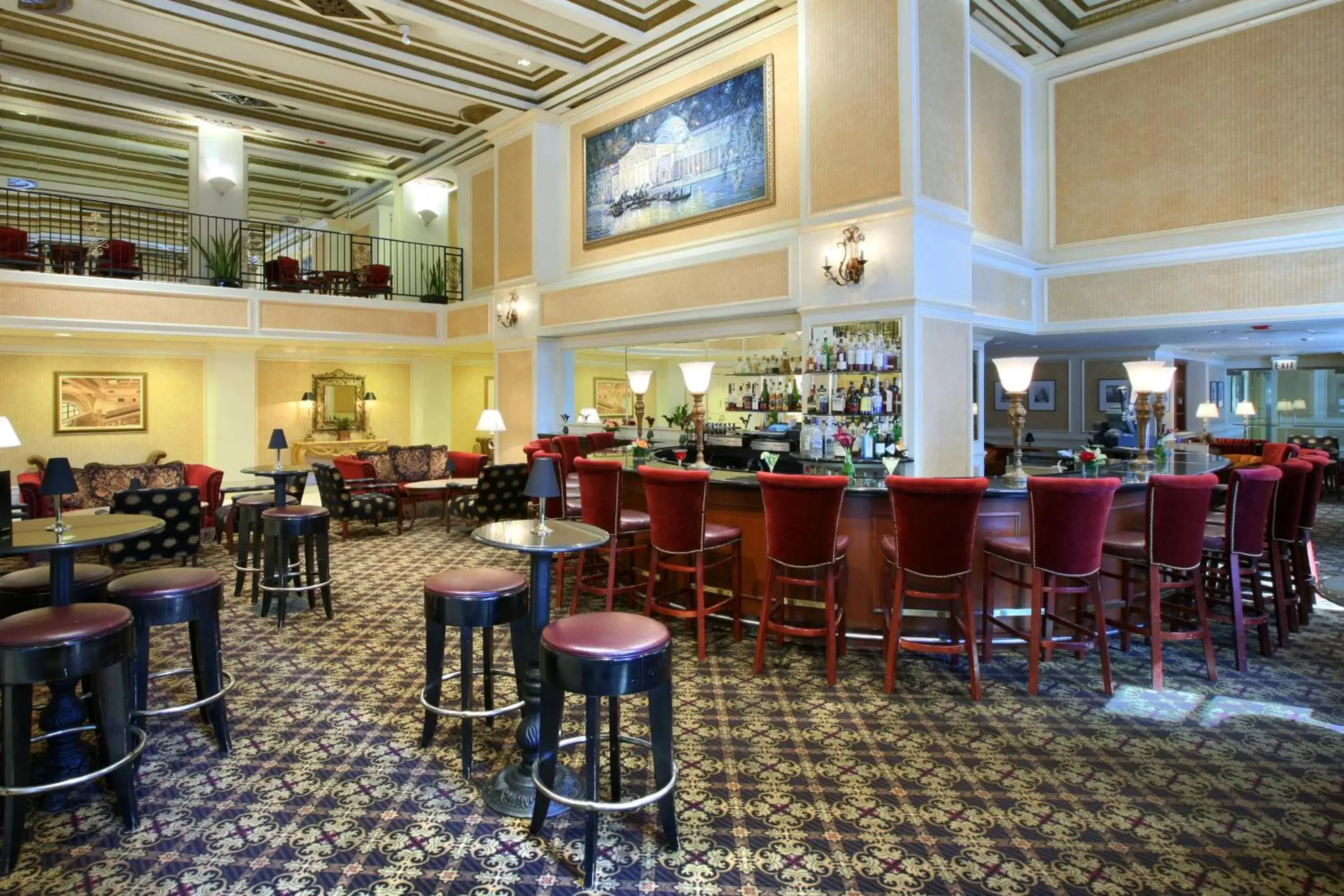Lounge or bar, Lounge/Bar in Millennium Knickerbocker Chicago