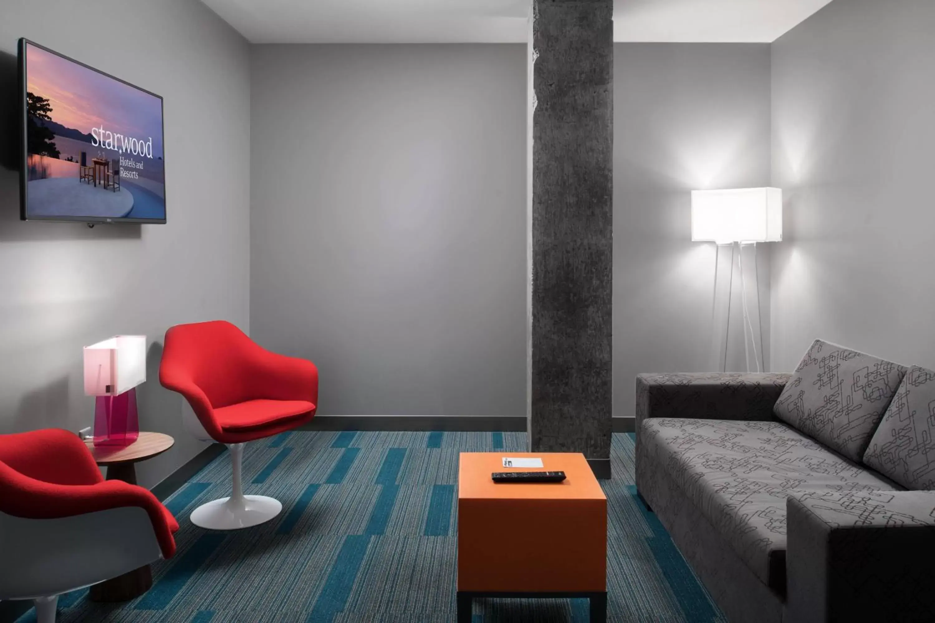 Bedroom, Seating Area in Aloft - Tampa Downtown