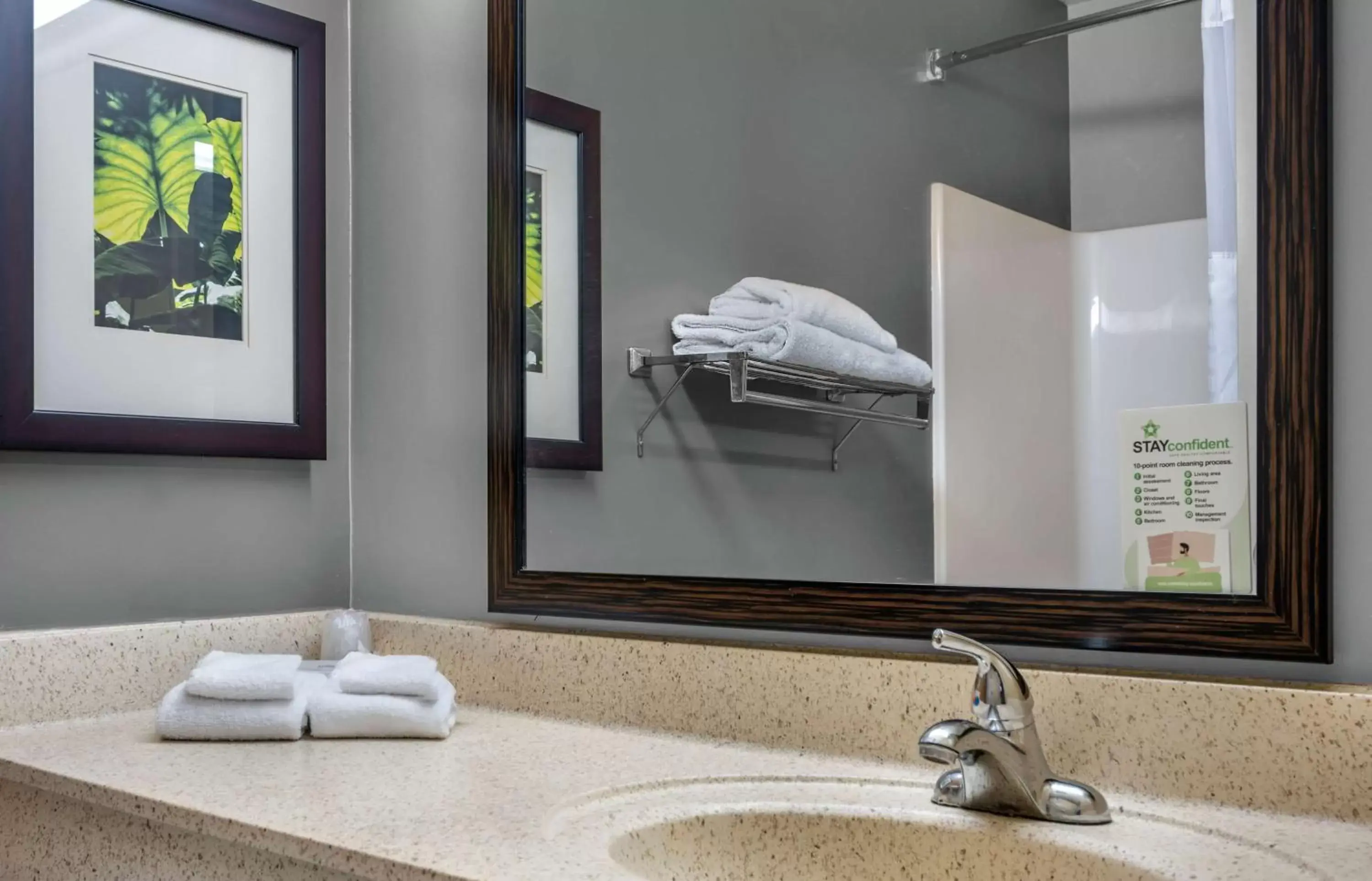 Bathroom in Extended Stay America Suites - Ramsey - Upper Saddle River