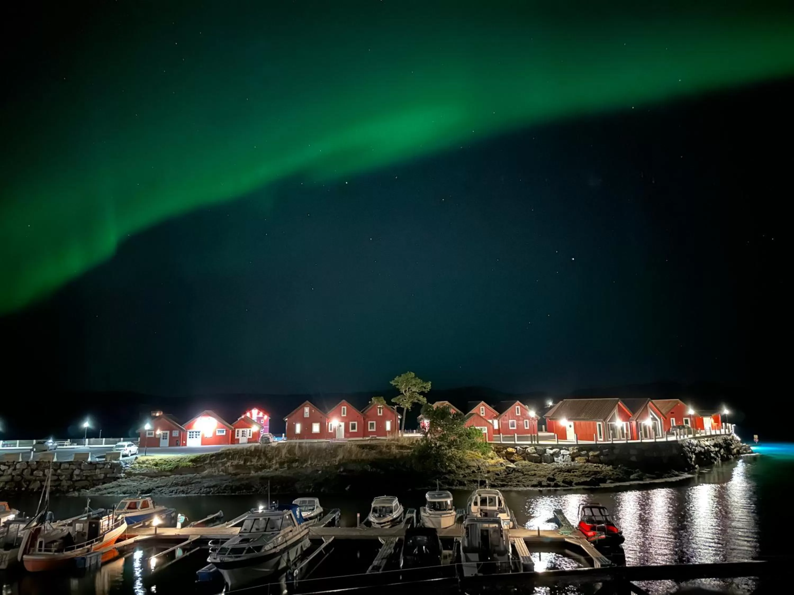 Night in Norsk Havbrukssenter - Rorbuer