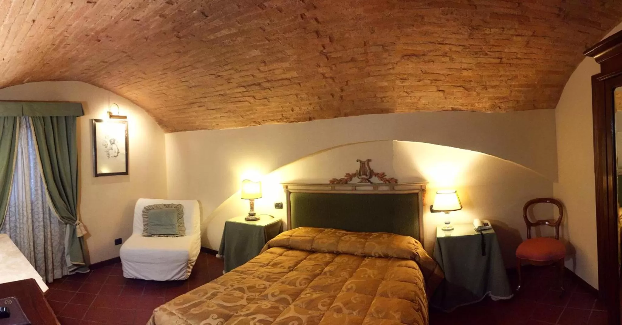 Photo of the whole room, Bed in Relais Ducale