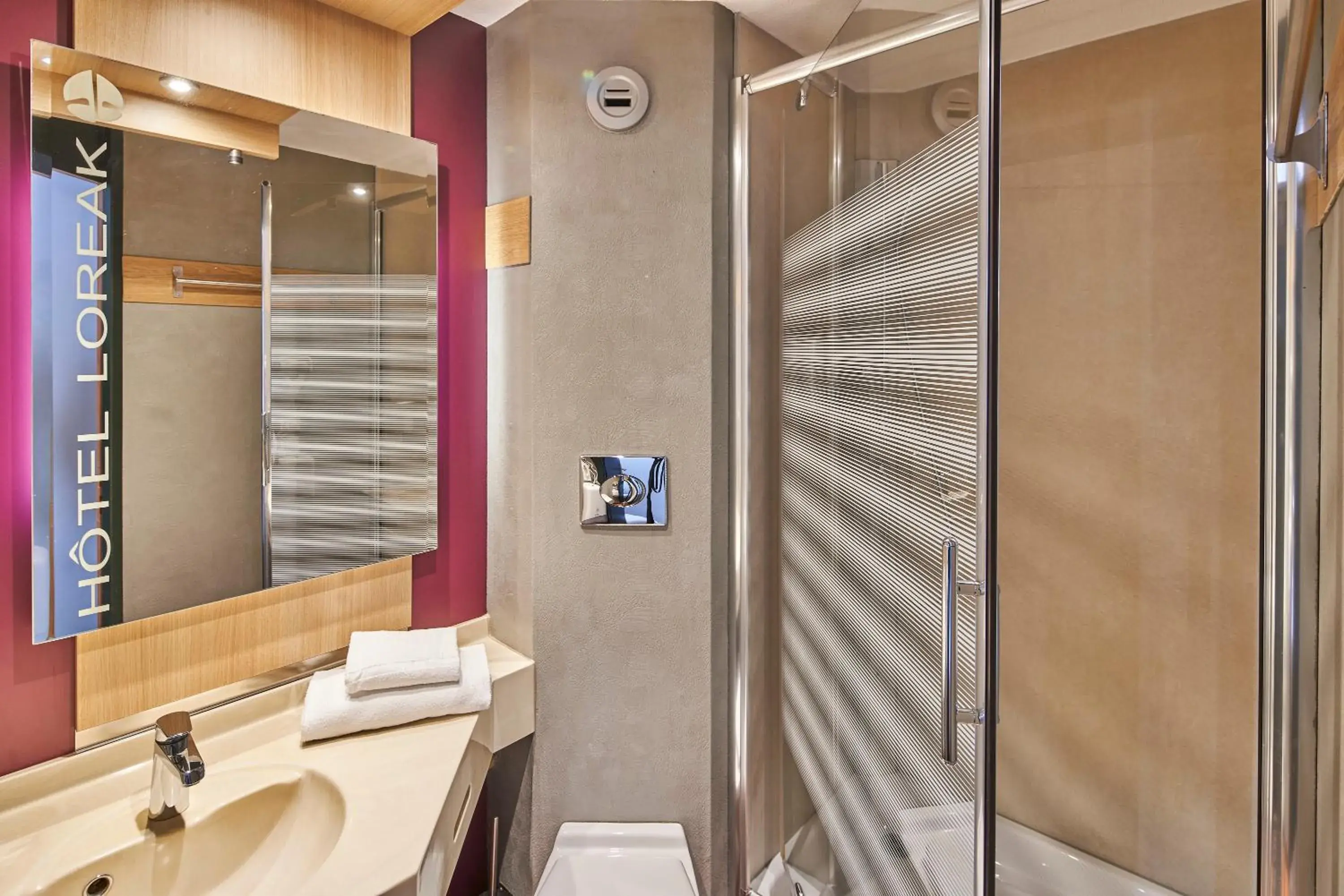 Shower, Bathroom in Hotel Loreak