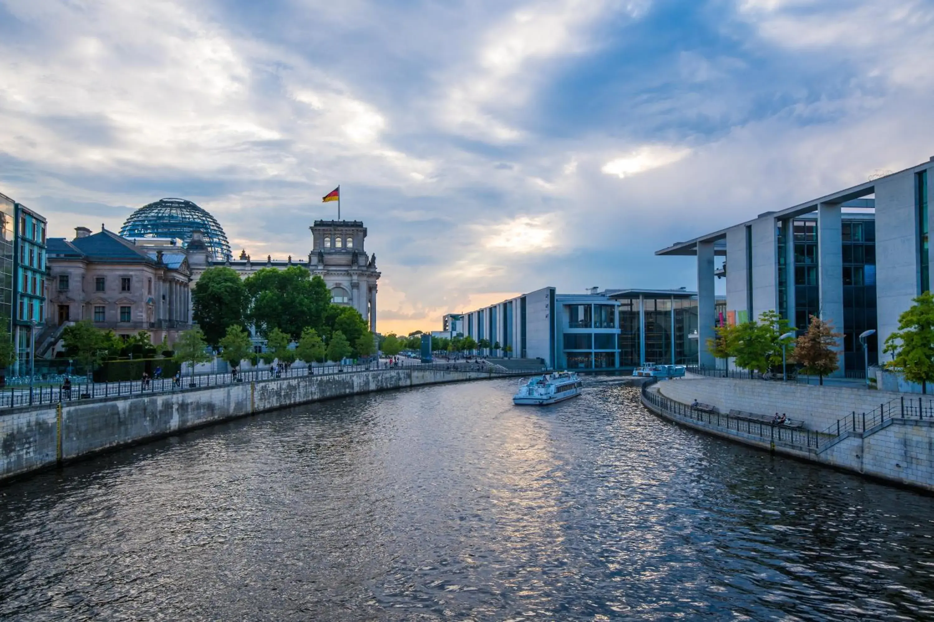 Nearby landmark, Property Building in Come Inn Berlin Kurfürstendamm