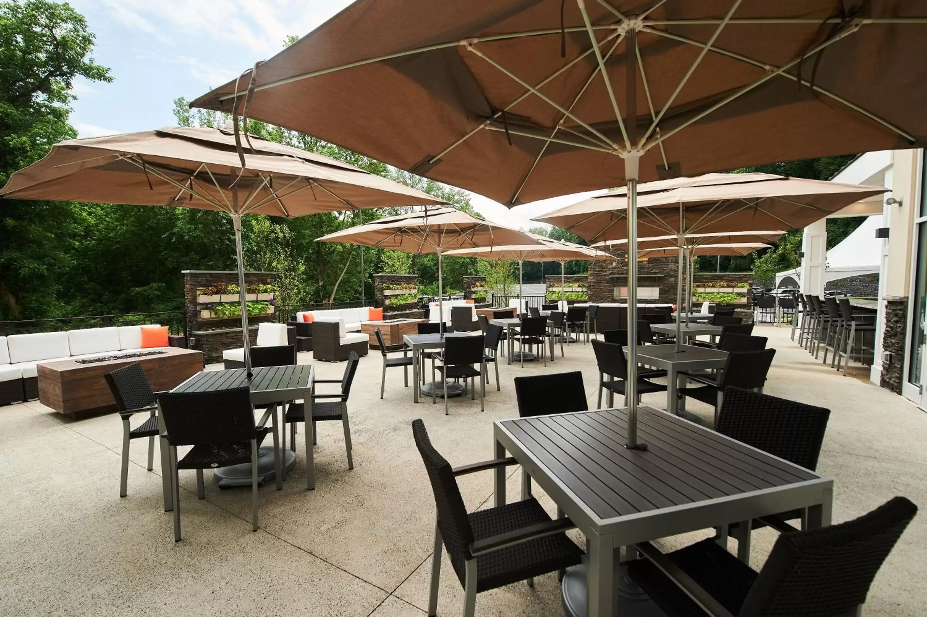 Restaurant/Places to Eat in Holiday Inn & Suites Philadelphia W - Drexel Hill, an IHG Hotel