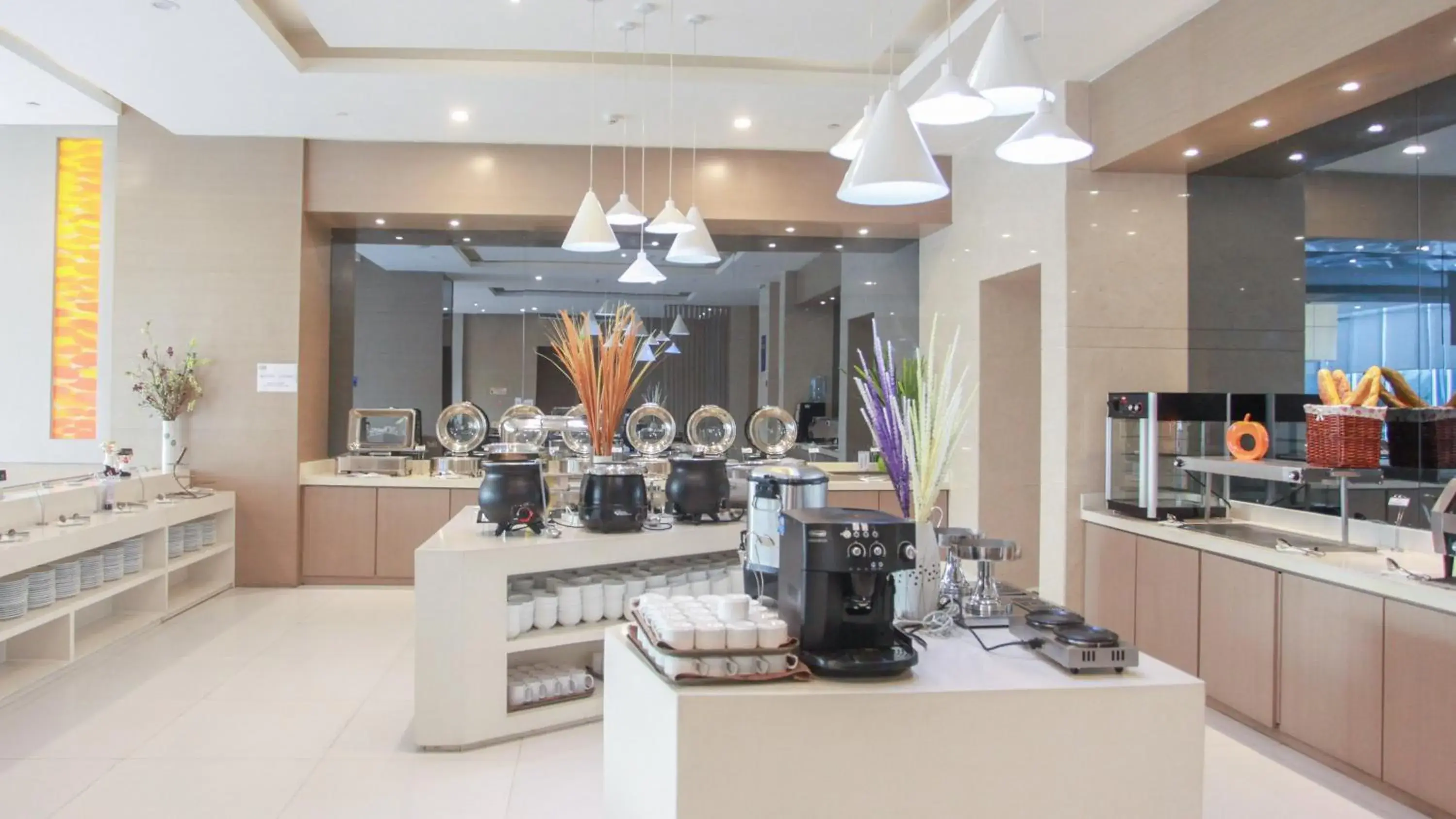 Breakfast in Holiday Inn Express Weihai Hi-Tech Zone by IHG Breakfast in Holiday Inn Express Weihai Hi-Tech Zone by IHG