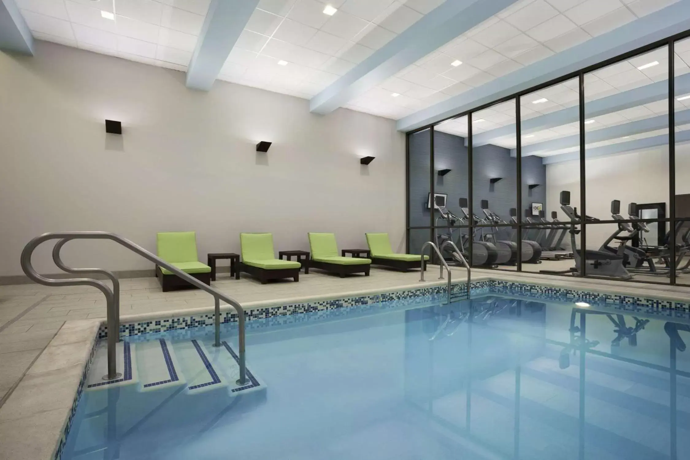 Pool view, Swimming Pool in Home2 Suites by Hilton Philadelphia Convention Center