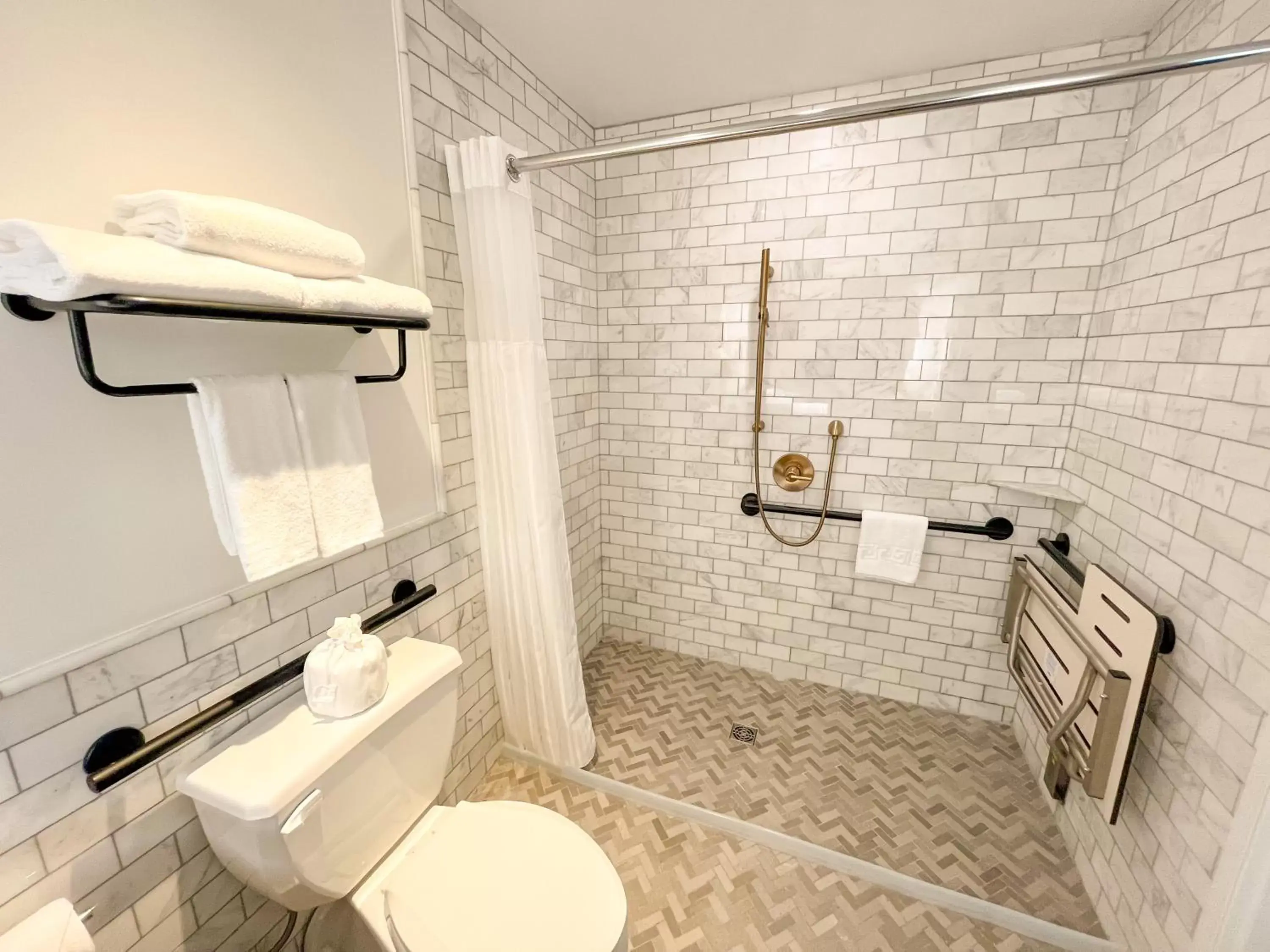 Shower, Bathroom in EXchange Hotel Vancouver