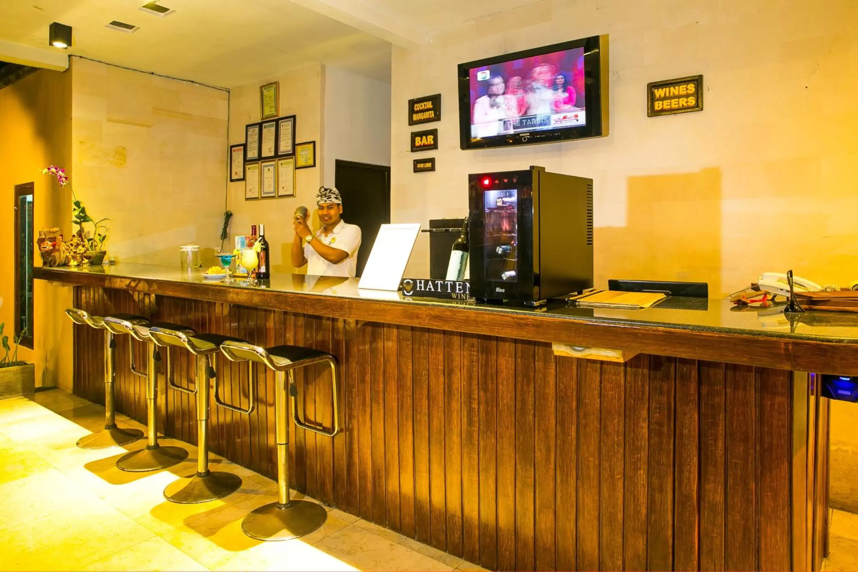 Lounge or bar, Lobby/Reception in Saren Indah Hotel - CHSE Certified