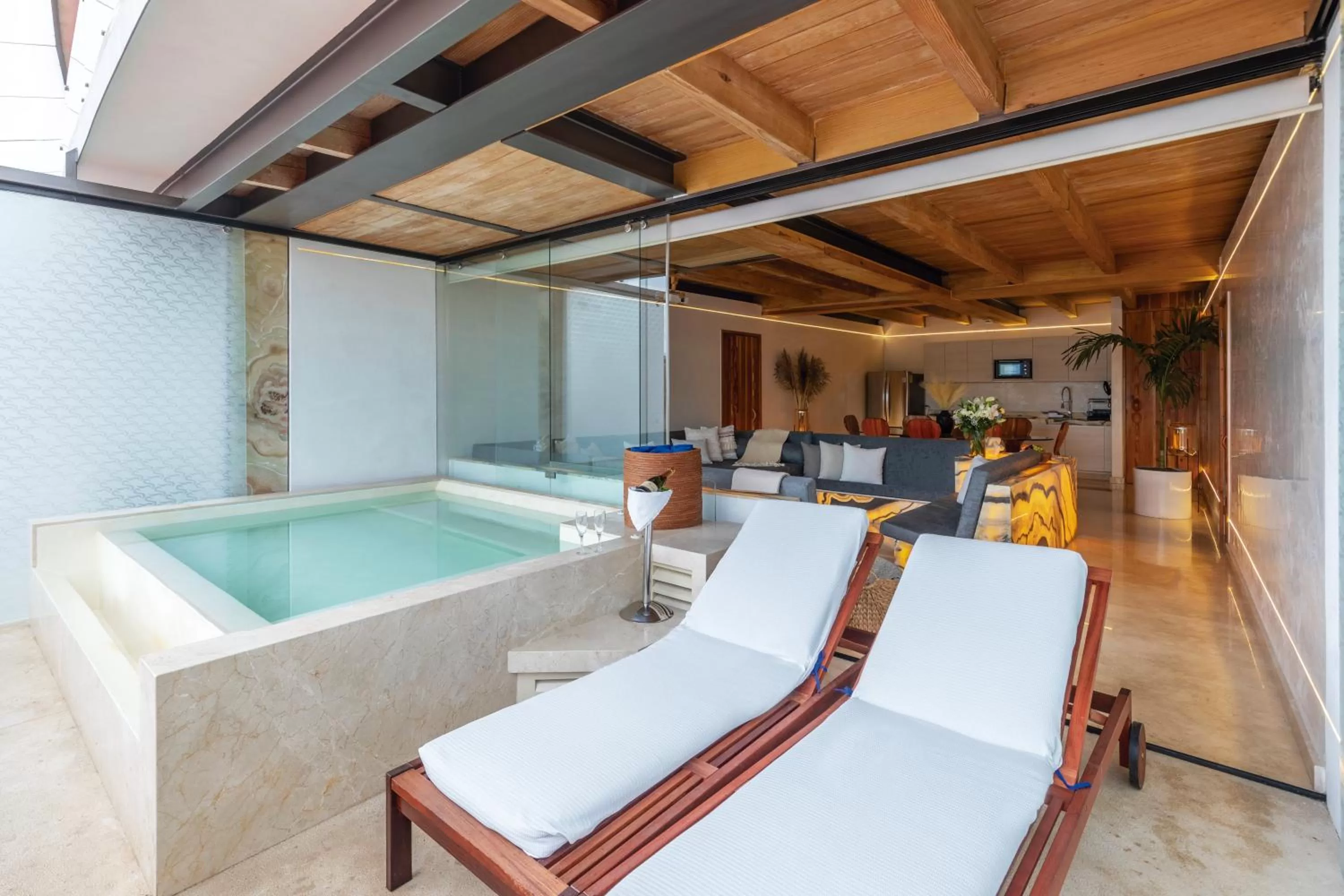 Swimming pool in El Santuario Resort & Spa