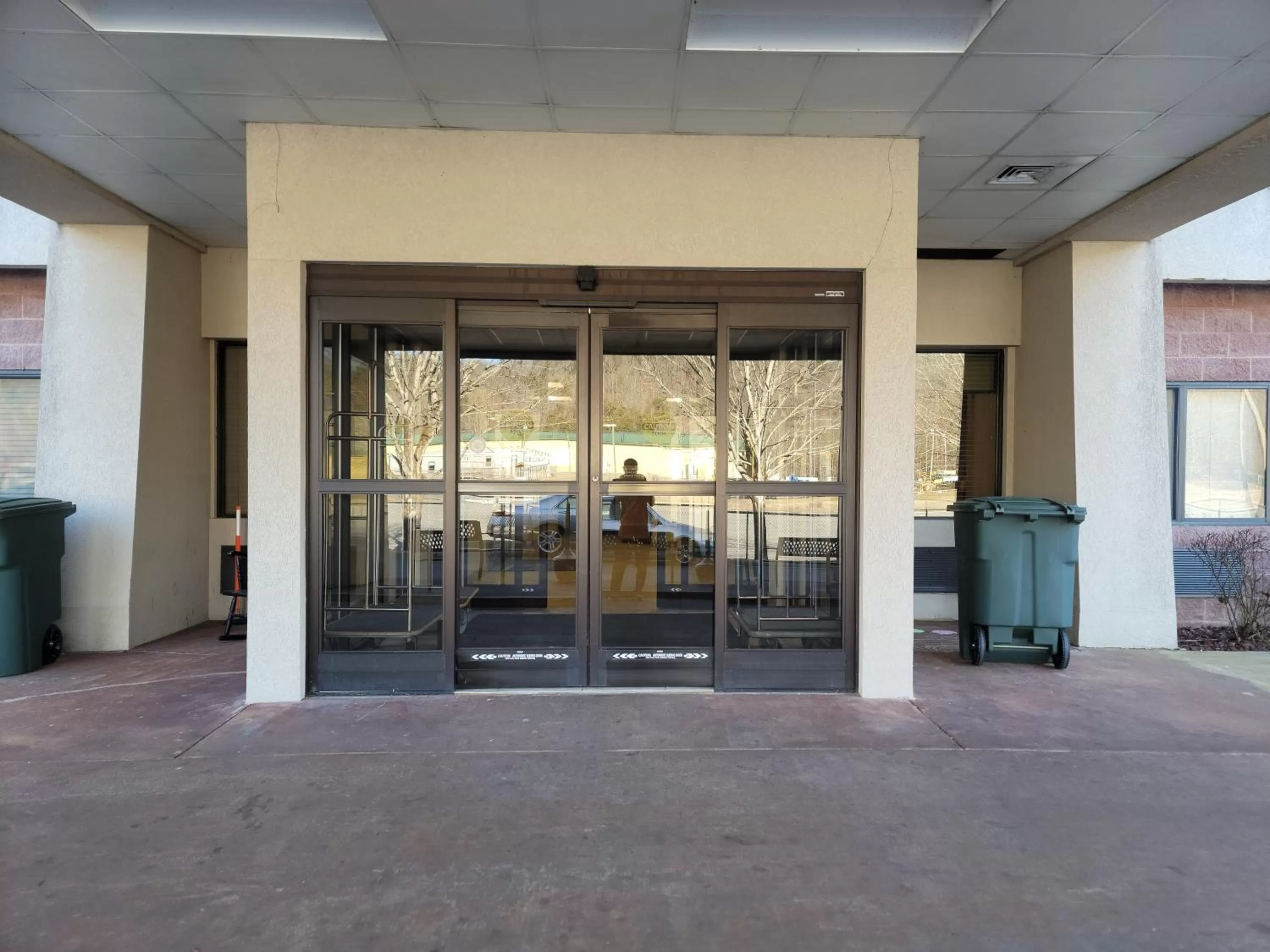 Property building in Bay Mountain Inn Cherokee Smoky Mountains