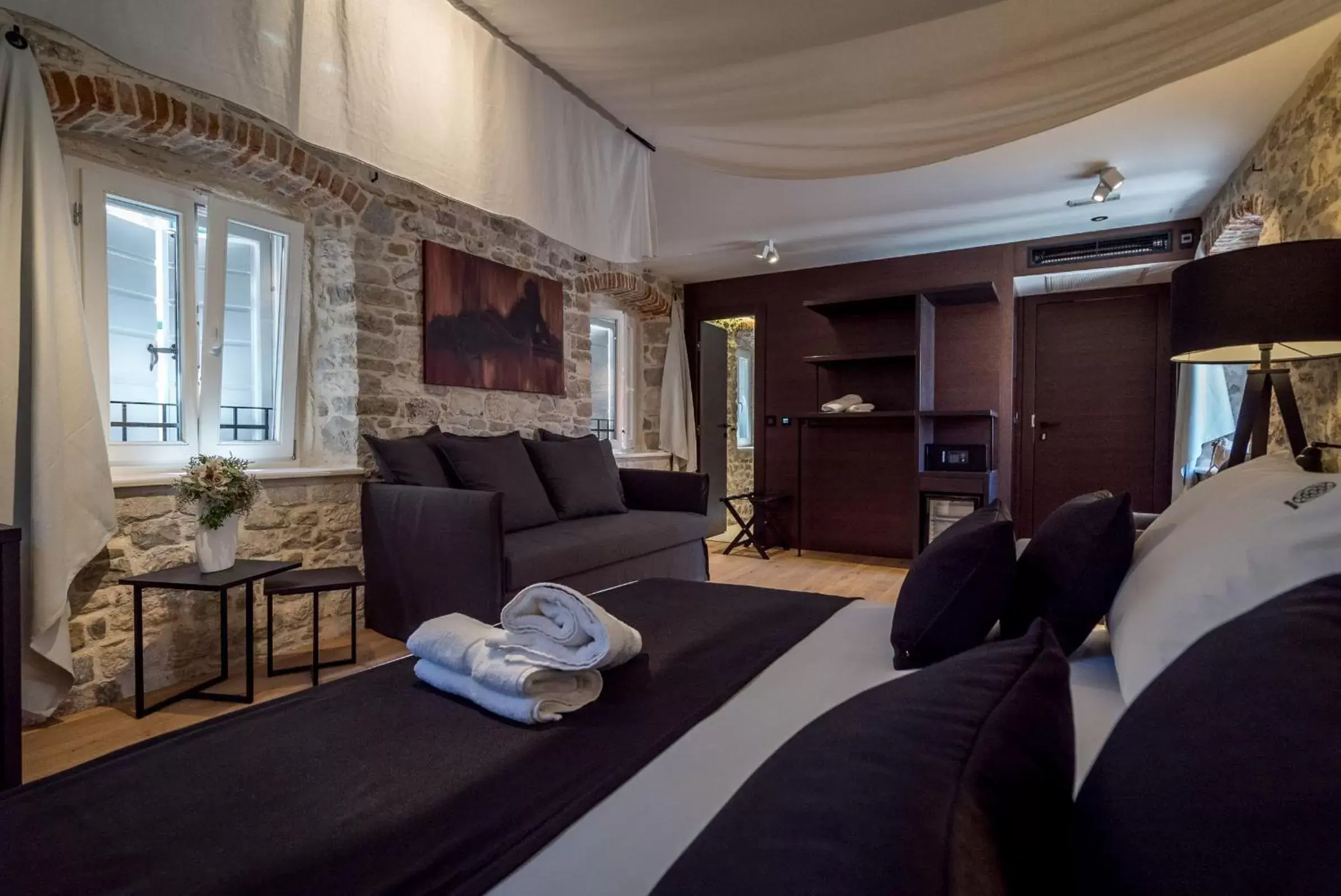 Bedroom, Seating Area in Murum Heritage Hotel