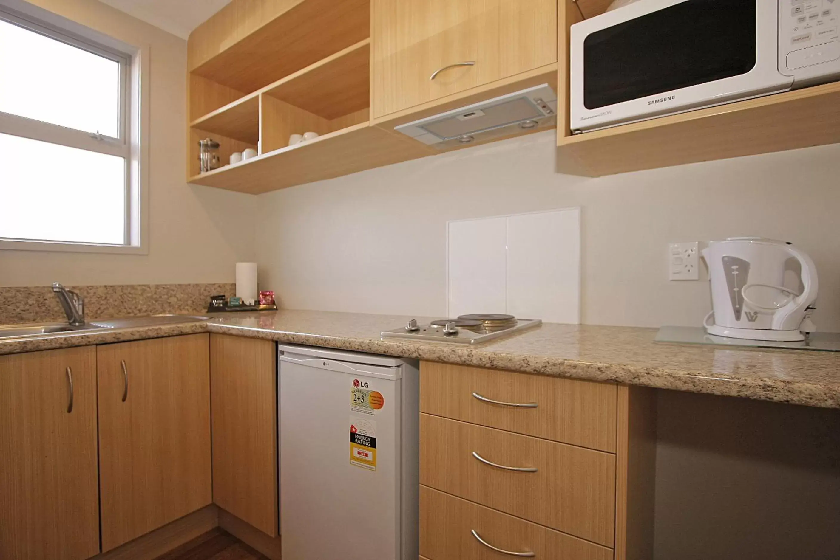 Kitchen or kitchenette, Kitchen/Kitchenette in Big Five Motel