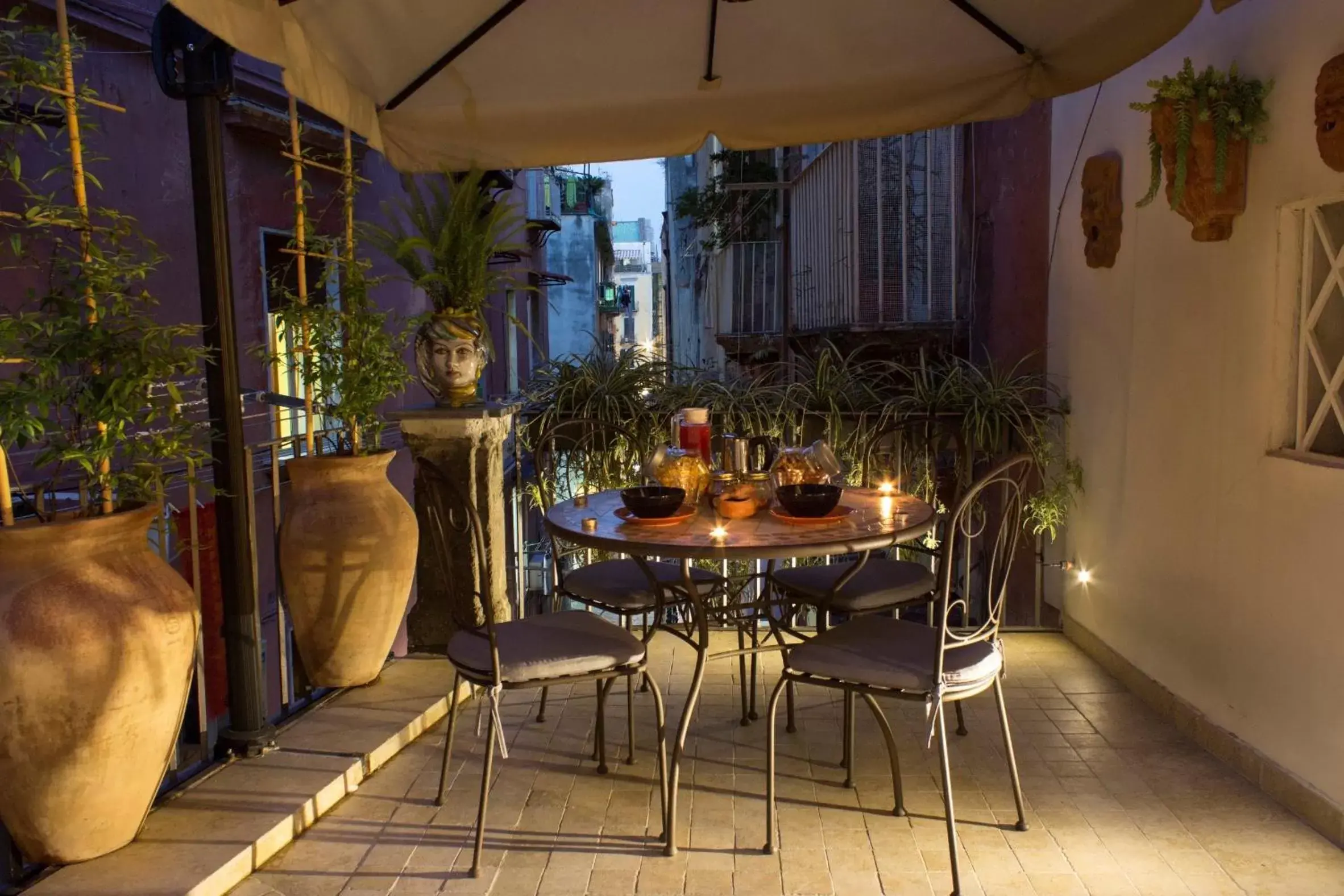 Balcony/Terrace, Restaurant/Places to Eat in Casa Latina