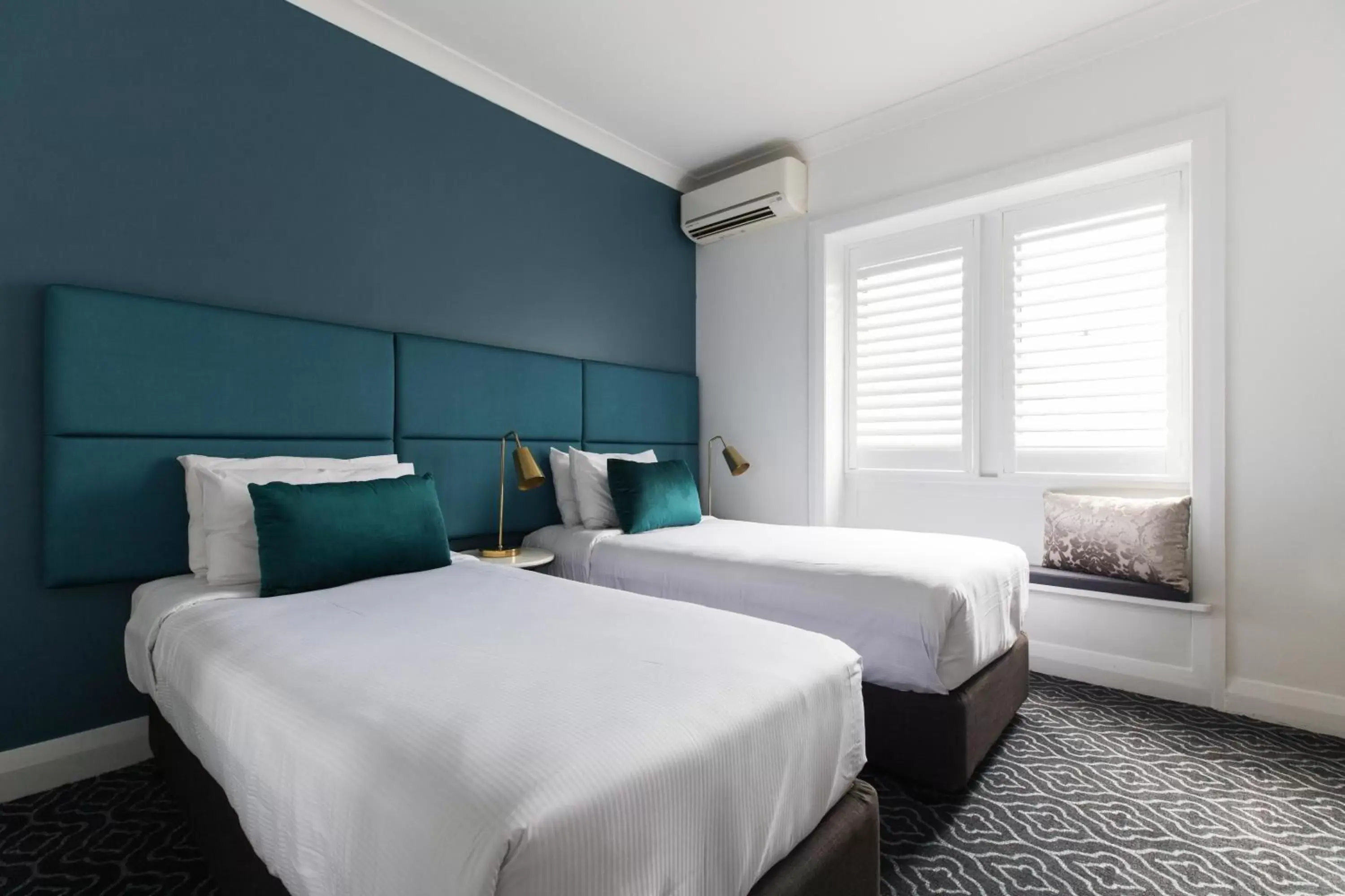 Photo of the whole room, Bed in Avoca Randwick by Sydney Lodges