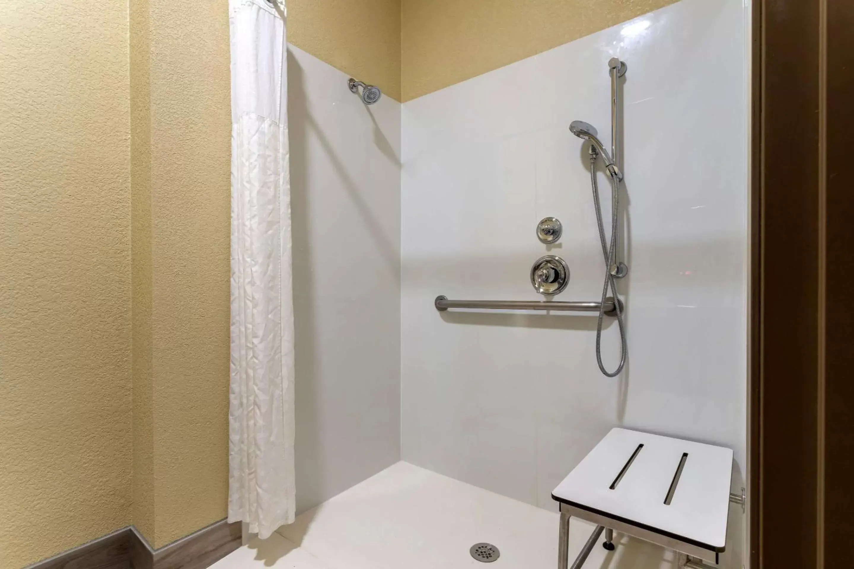 Shower, Bathroom in Comfort Suites Kingwood Humble Houston North