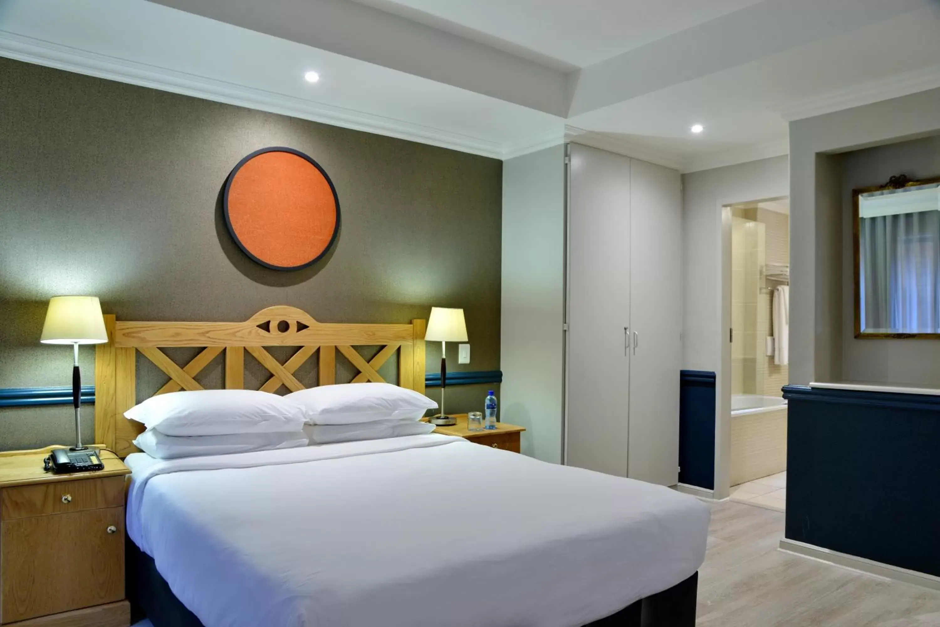 Bedroom, Bed in Courtyard Hotel Rosebank