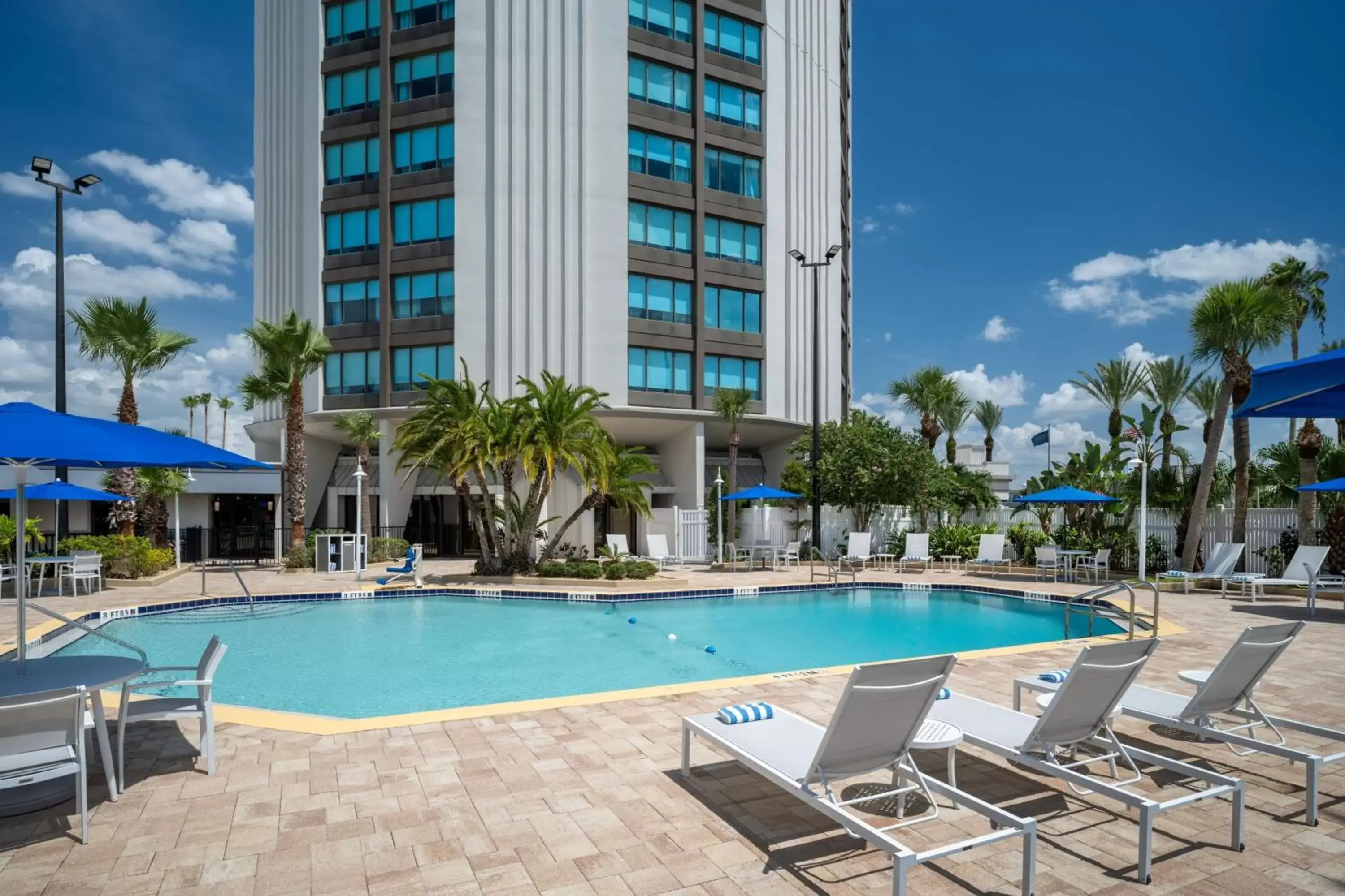 Swimming Pool in Four Points by Sheraton Orlando International Drive