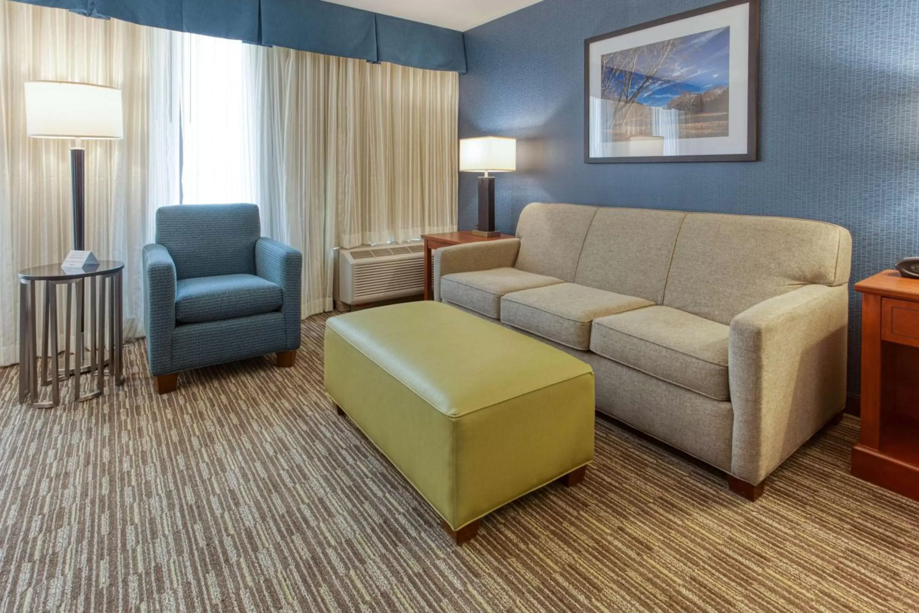 Photo of the whole room, Seating Area in Drury Inn & Suites St. Louis Fenton