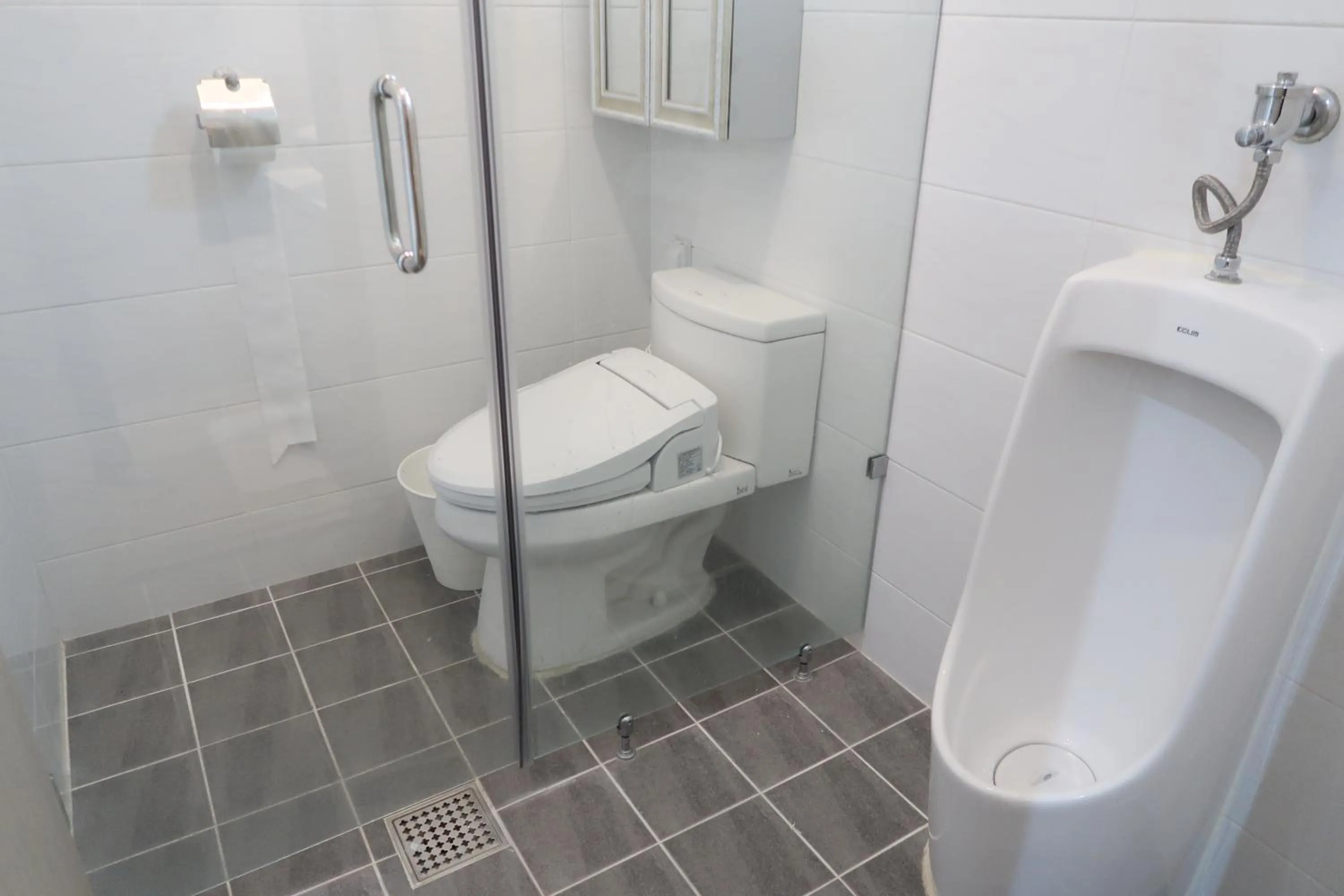 Shower in Andong Poong-gyung HOSTEL n LIBRARY