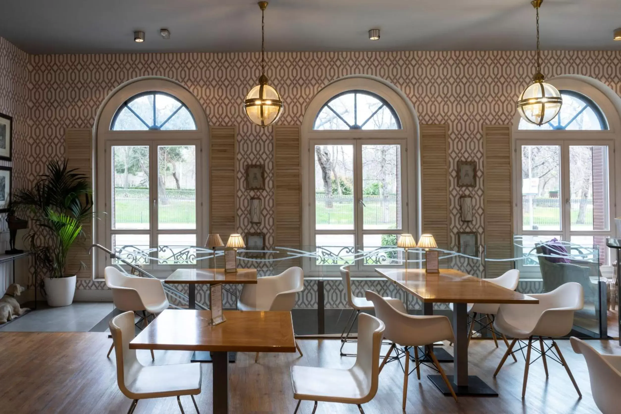 Lounge or bar, Restaurant/Places to Eat in Petit Palace Savoy Alfonso XII