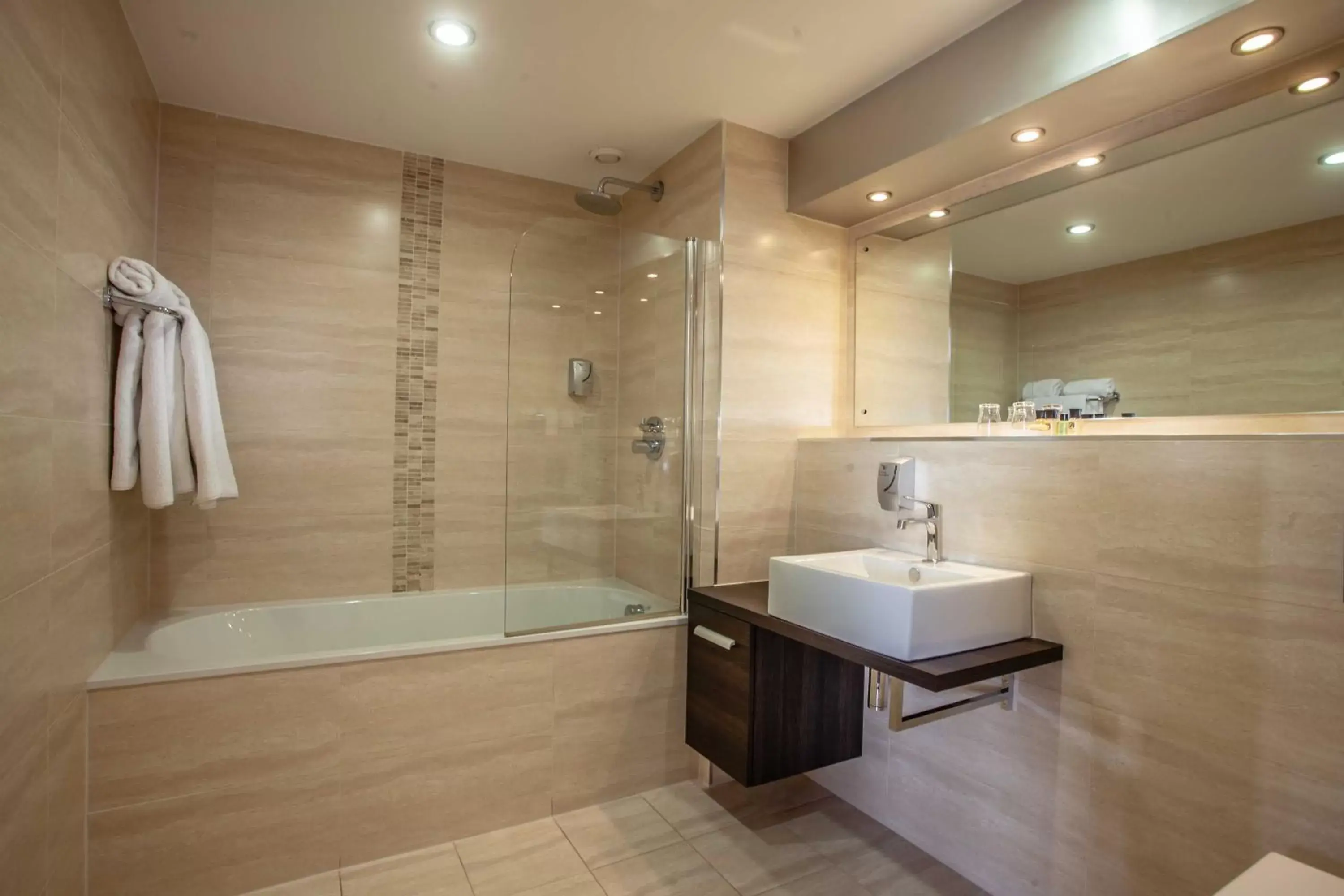 Bathroom in Blackpool Football Club Stadium Hotel, a member of Radisson Individuals