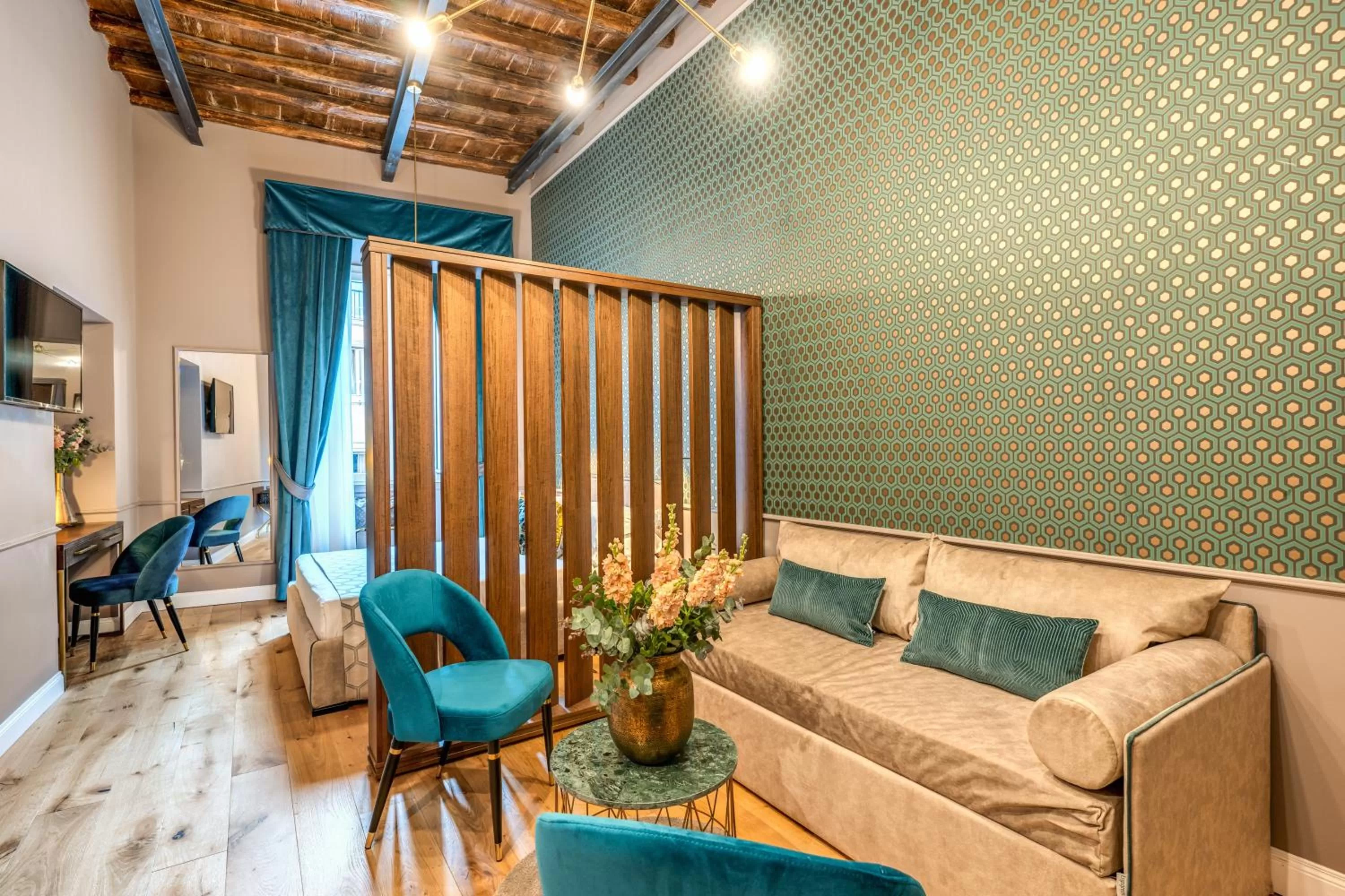 Bed in Tree Charme Parliament Boutique Hotel