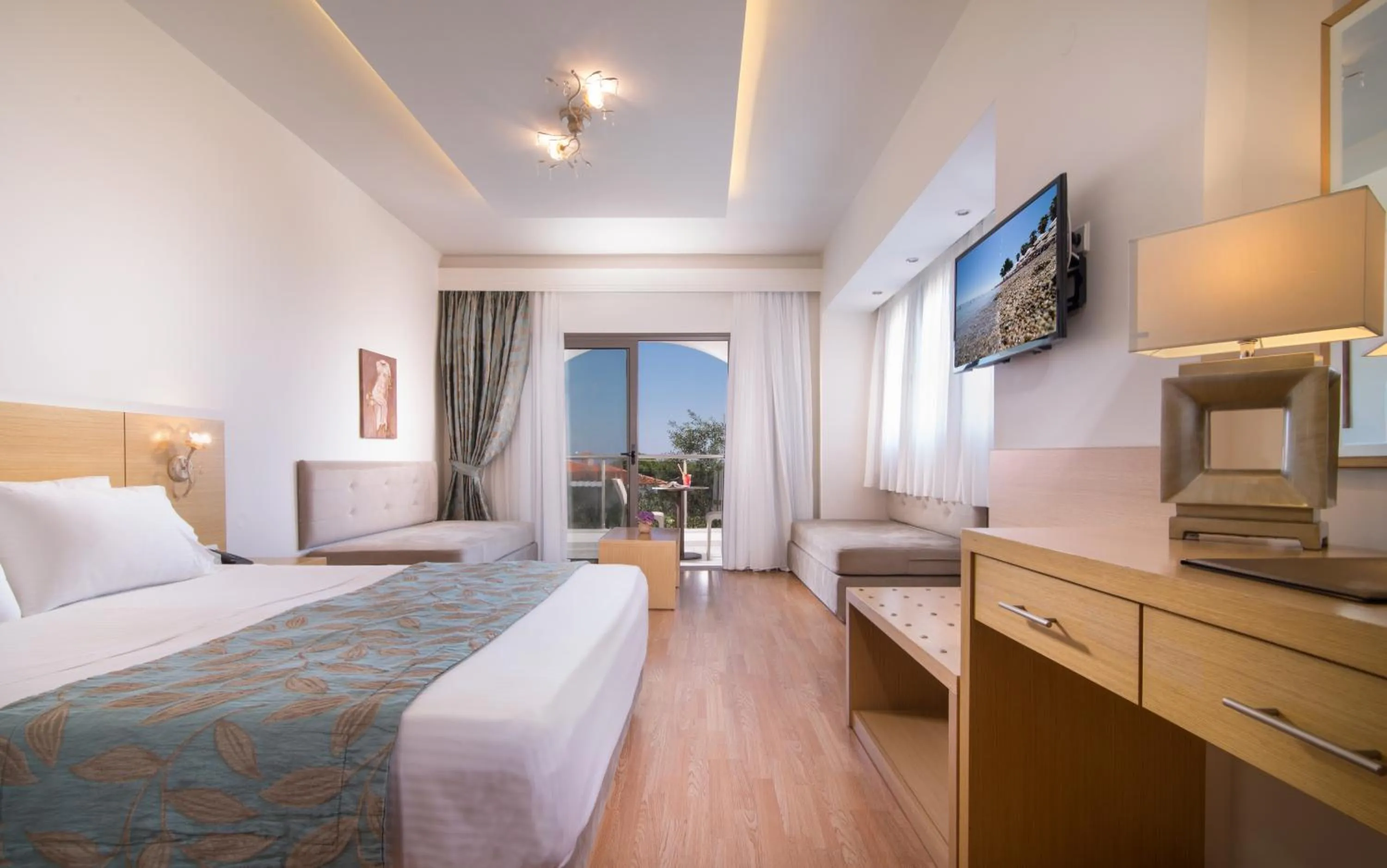 Bedroom in Flegra Palace