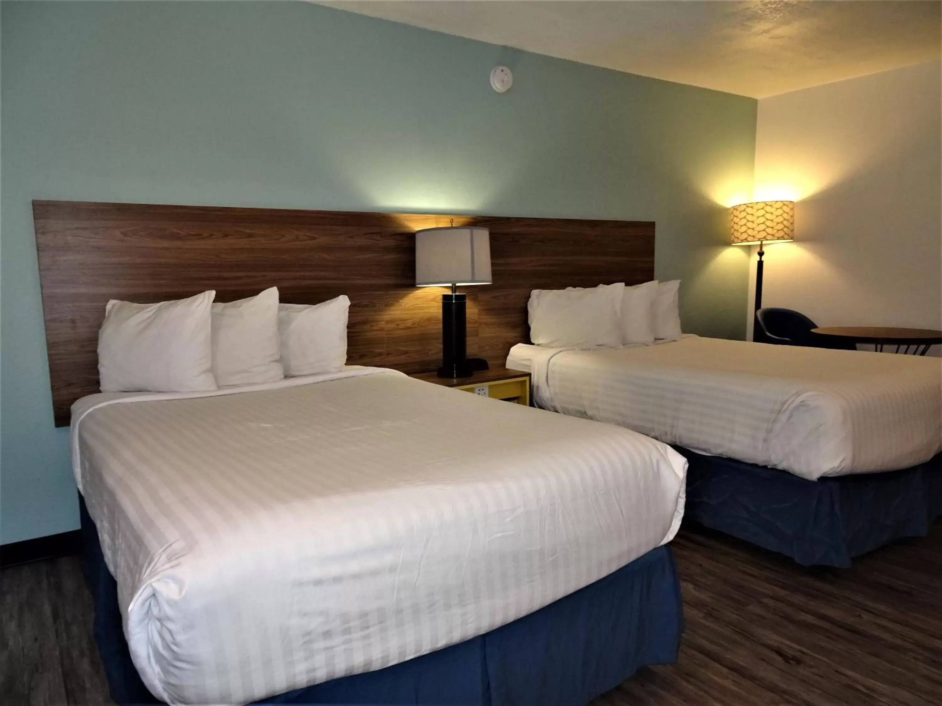 Bed in Days Inn by Wyndham Lake Havasu Bed in Days Inn by Wyndham Lake Havasu