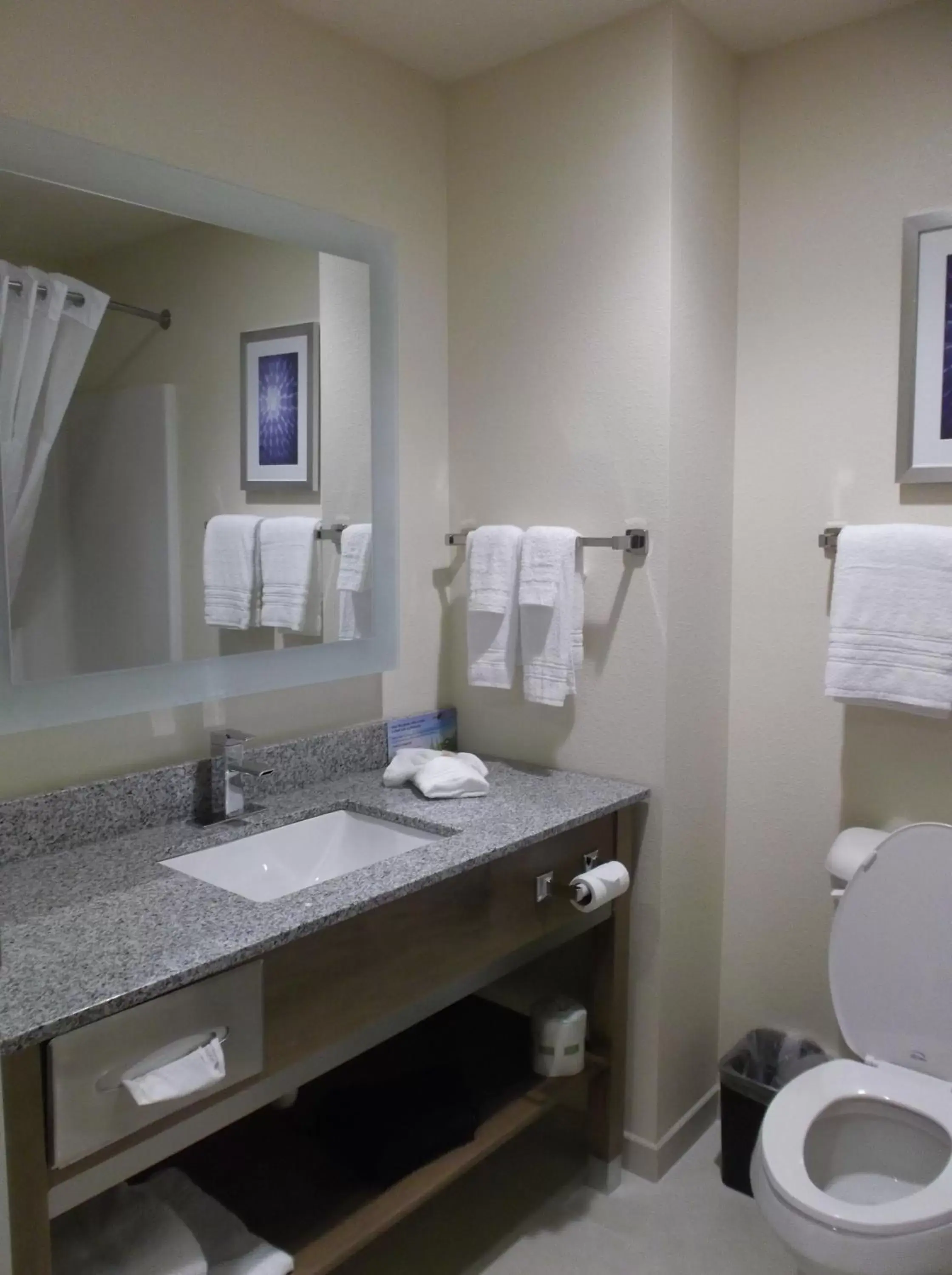 Bathroom in Days Inn & Suites by Wyndham Caldwell