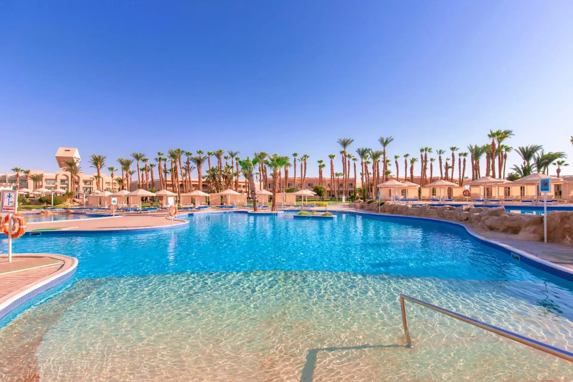 Swimming Pool in Beach Albatros Resort - Hurghada