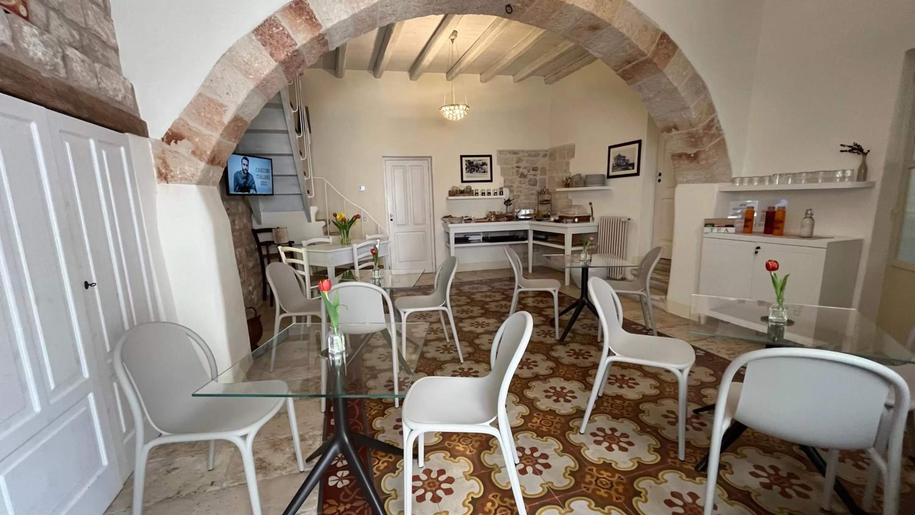 Breakfast in Antico Mondo Rooms & Suites