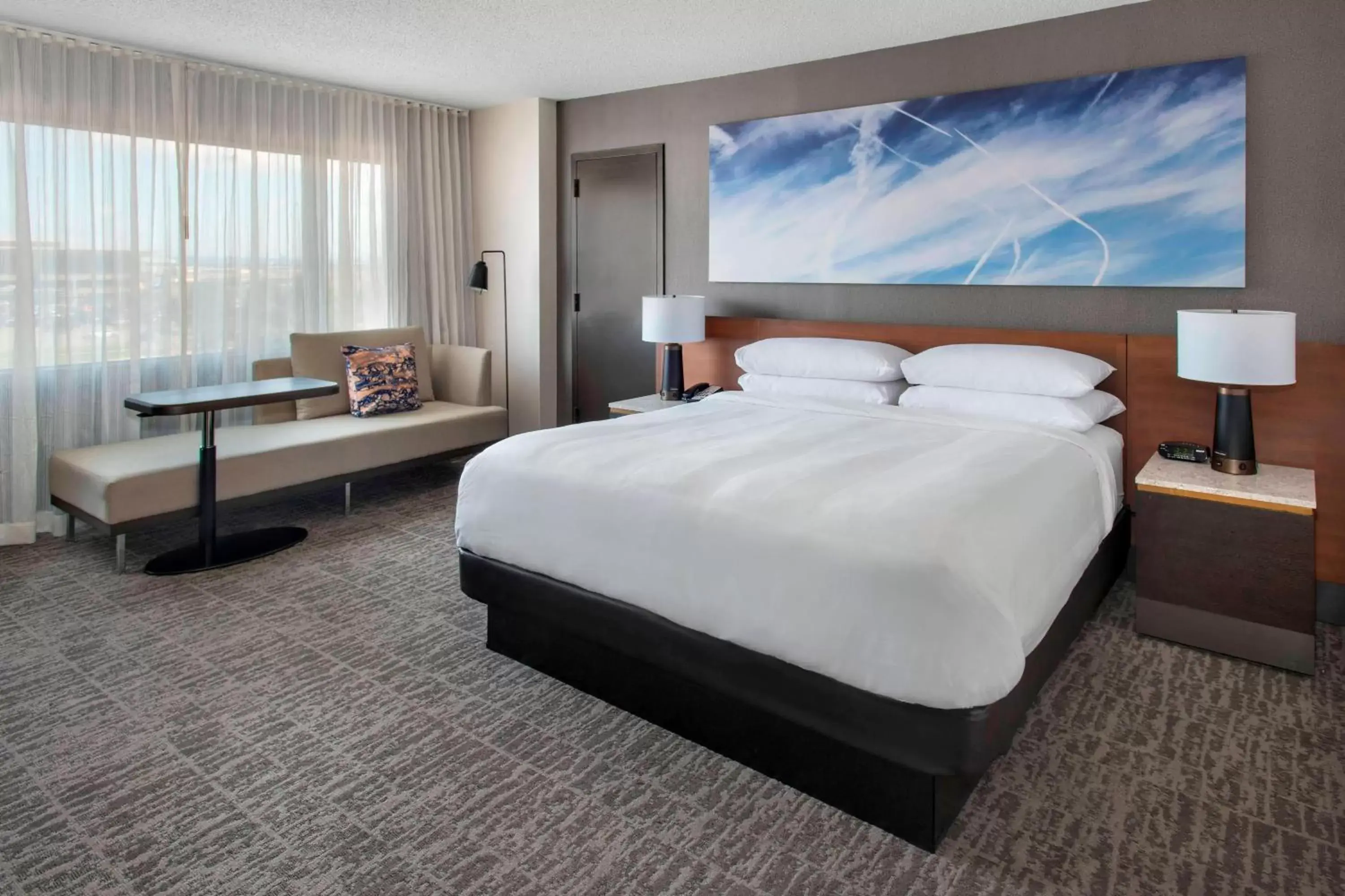 Photo of the whole room, Bed in Newark Liberty International Airport Marriott