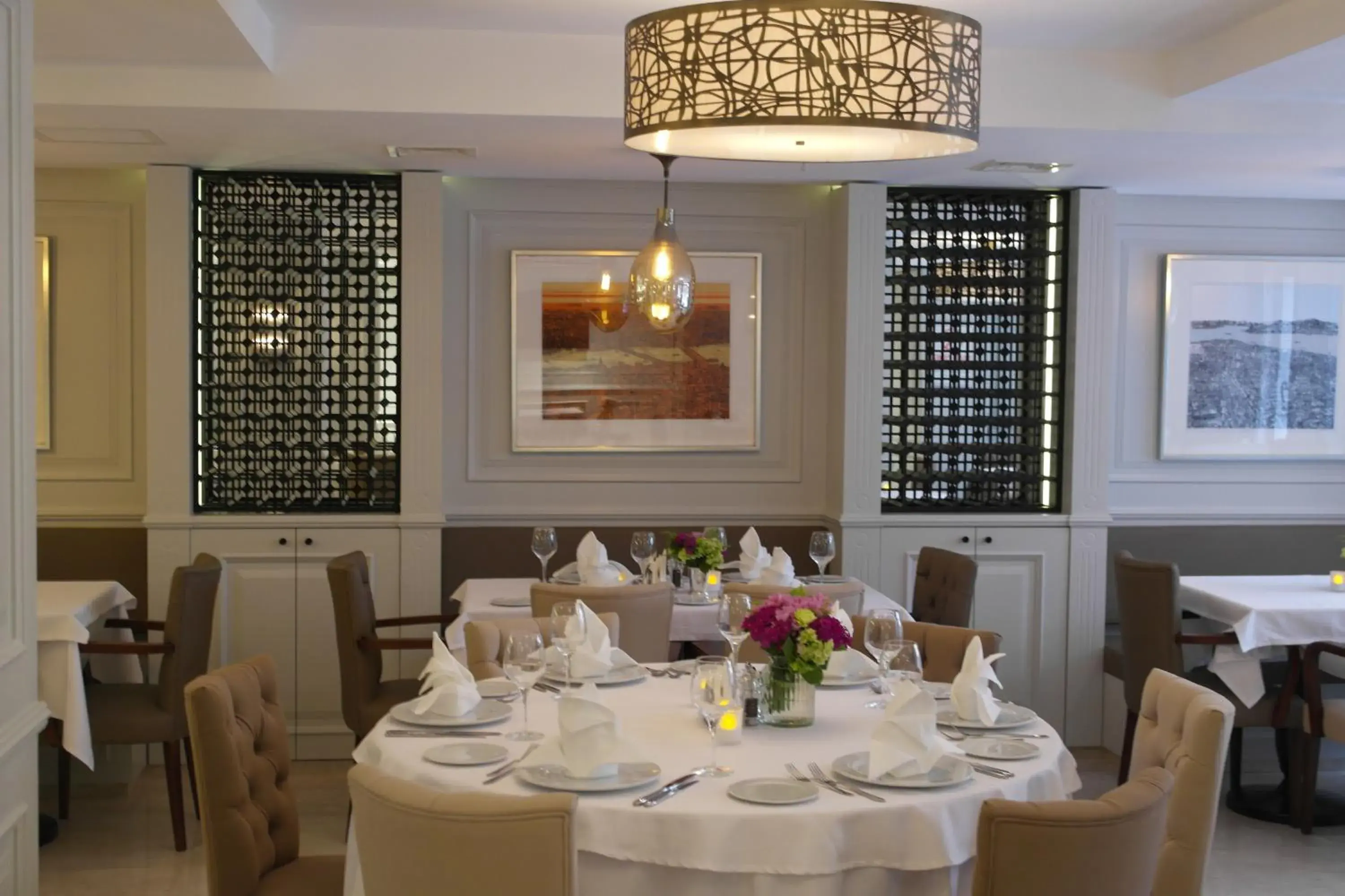 Food and drinks, Restaurant/Places to Eat in Renata Suites Boutique Hotel