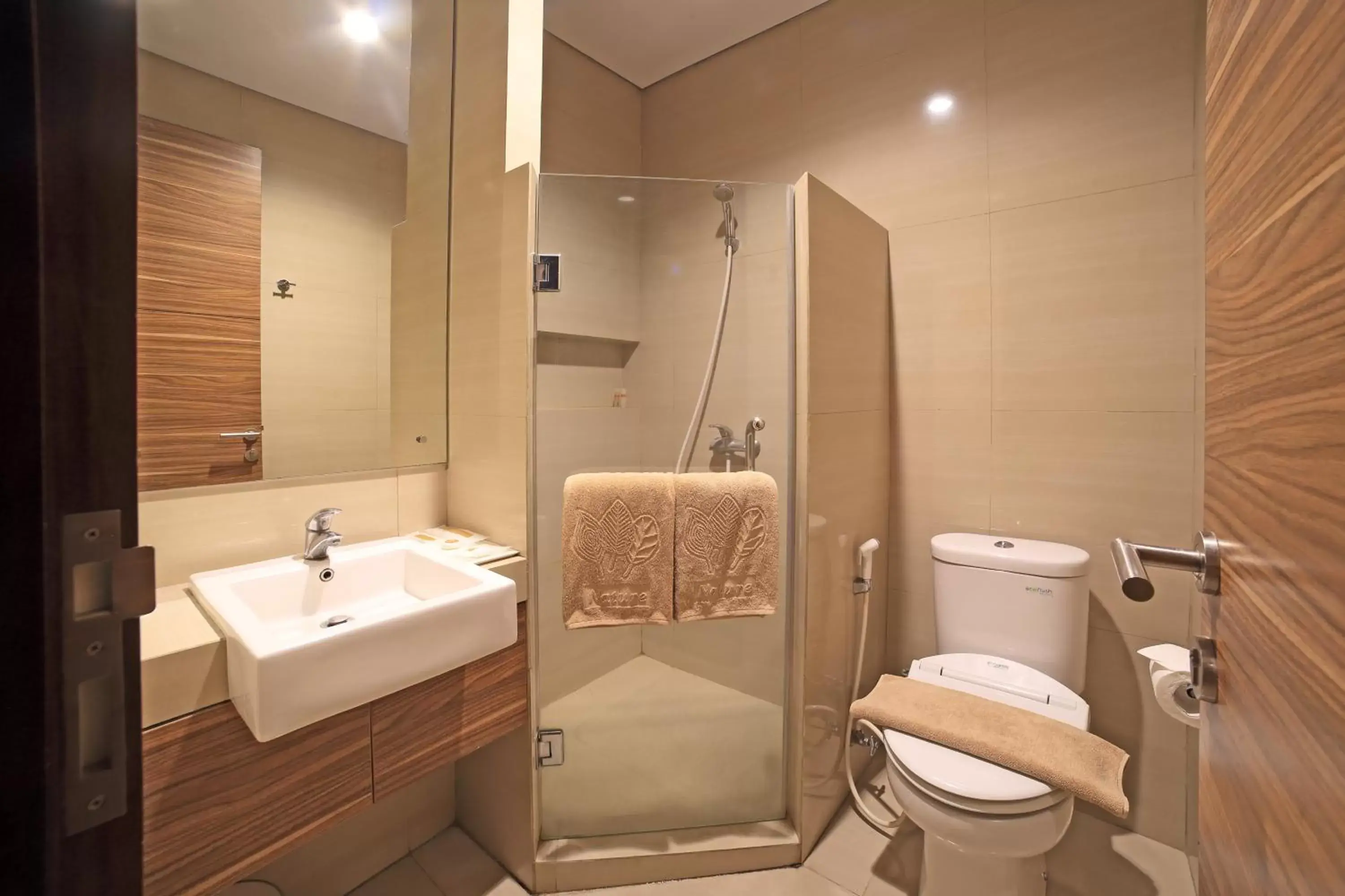 Bathroom in Rasuna Icon Hotel