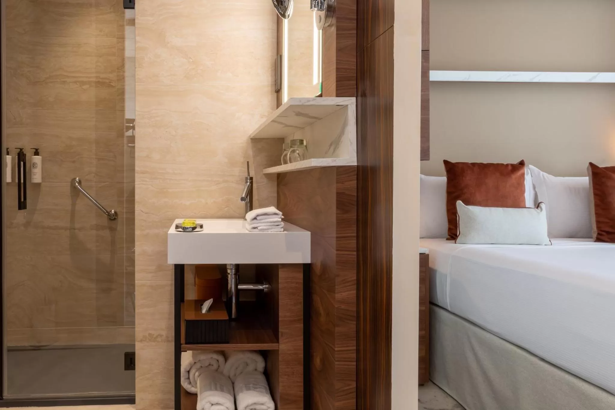 Photo of the whole room, Bed in InterContinental Paris Champs Elysées Etoile by IHG