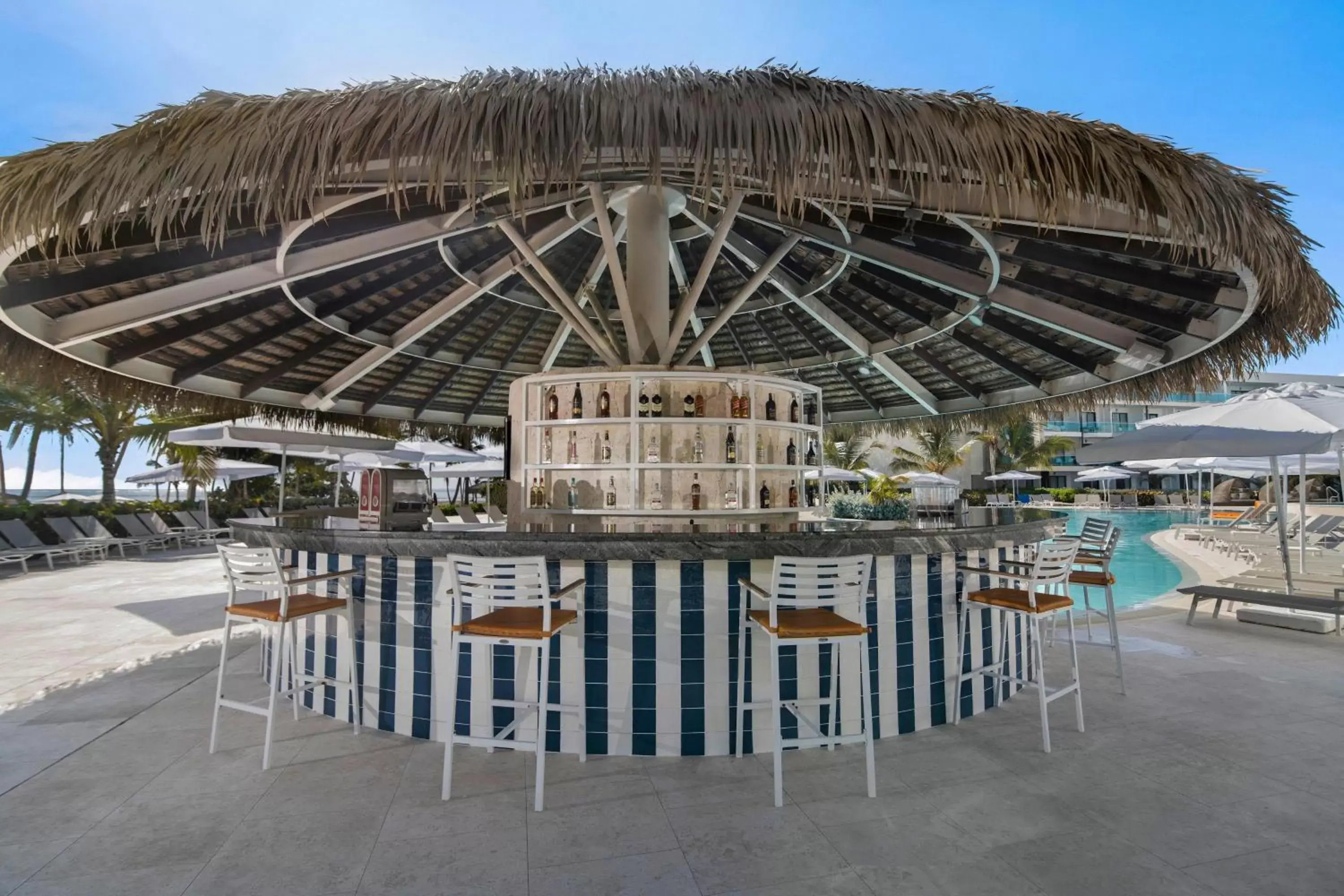 Lounge or bar in Serenade Punta Cana Beach & Spa Resort