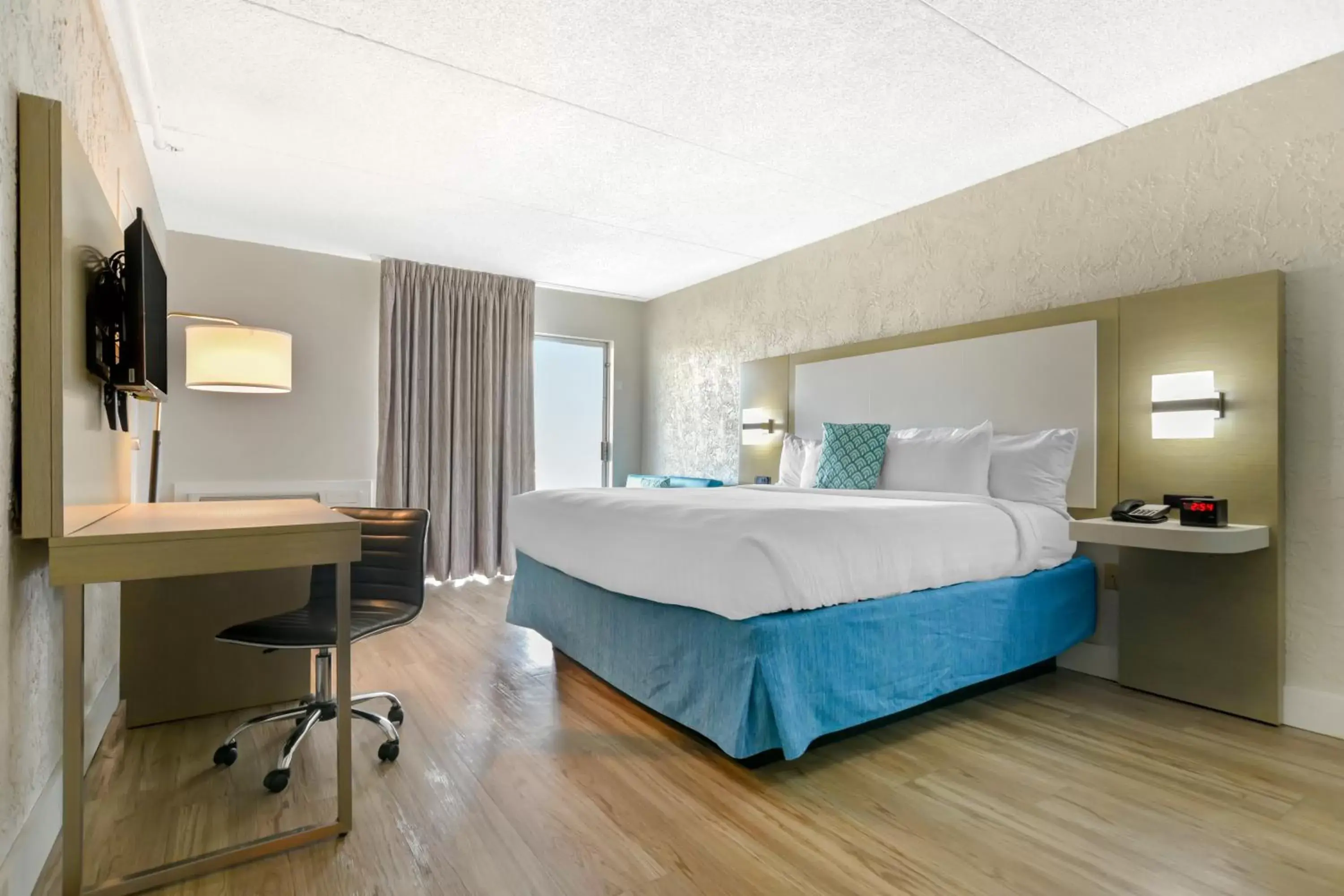 Bedroom, Bed in Inn on Destin Harbor, Ascend Hotel Collection