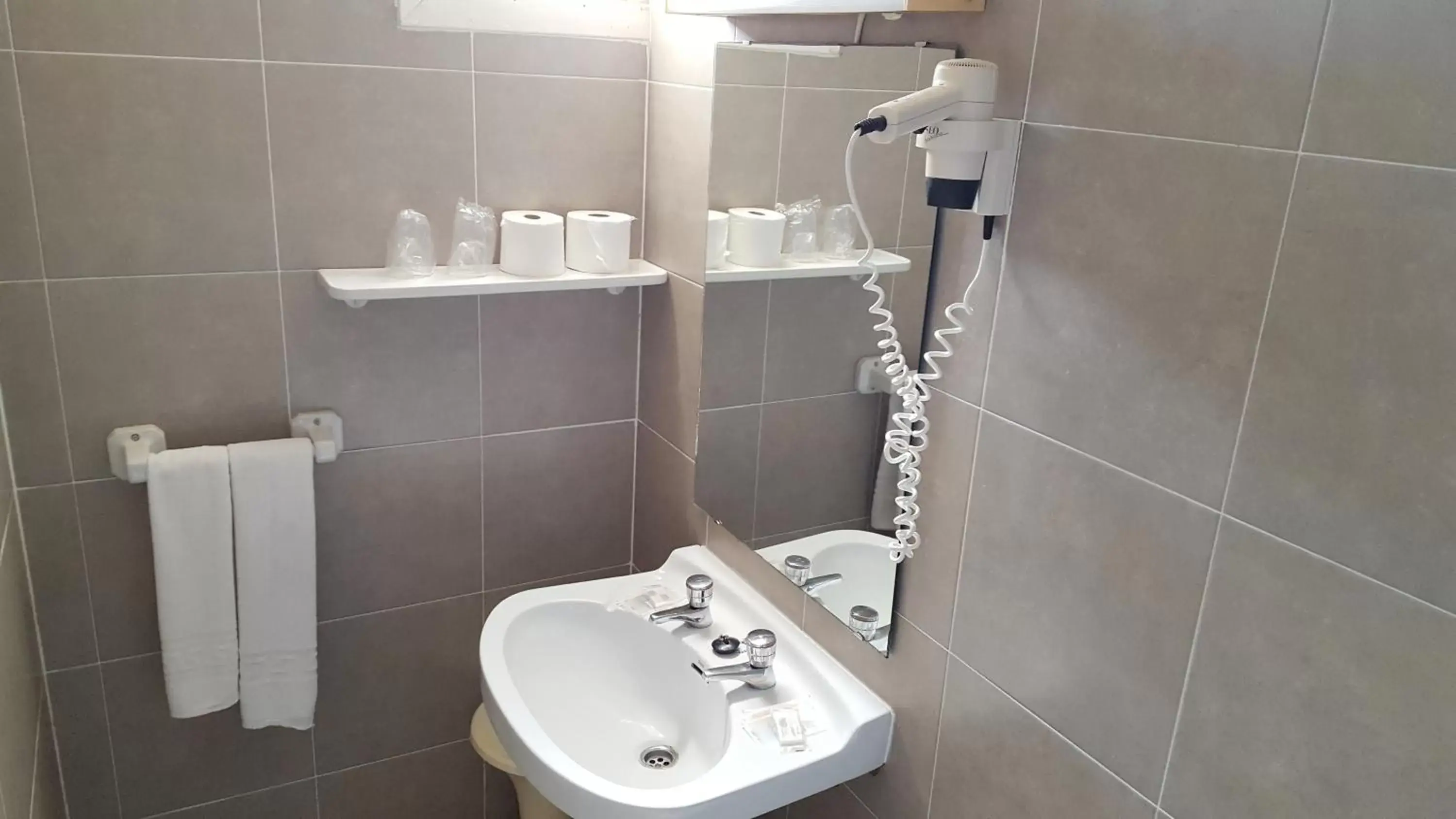 Bathroom in Hotel Bahia