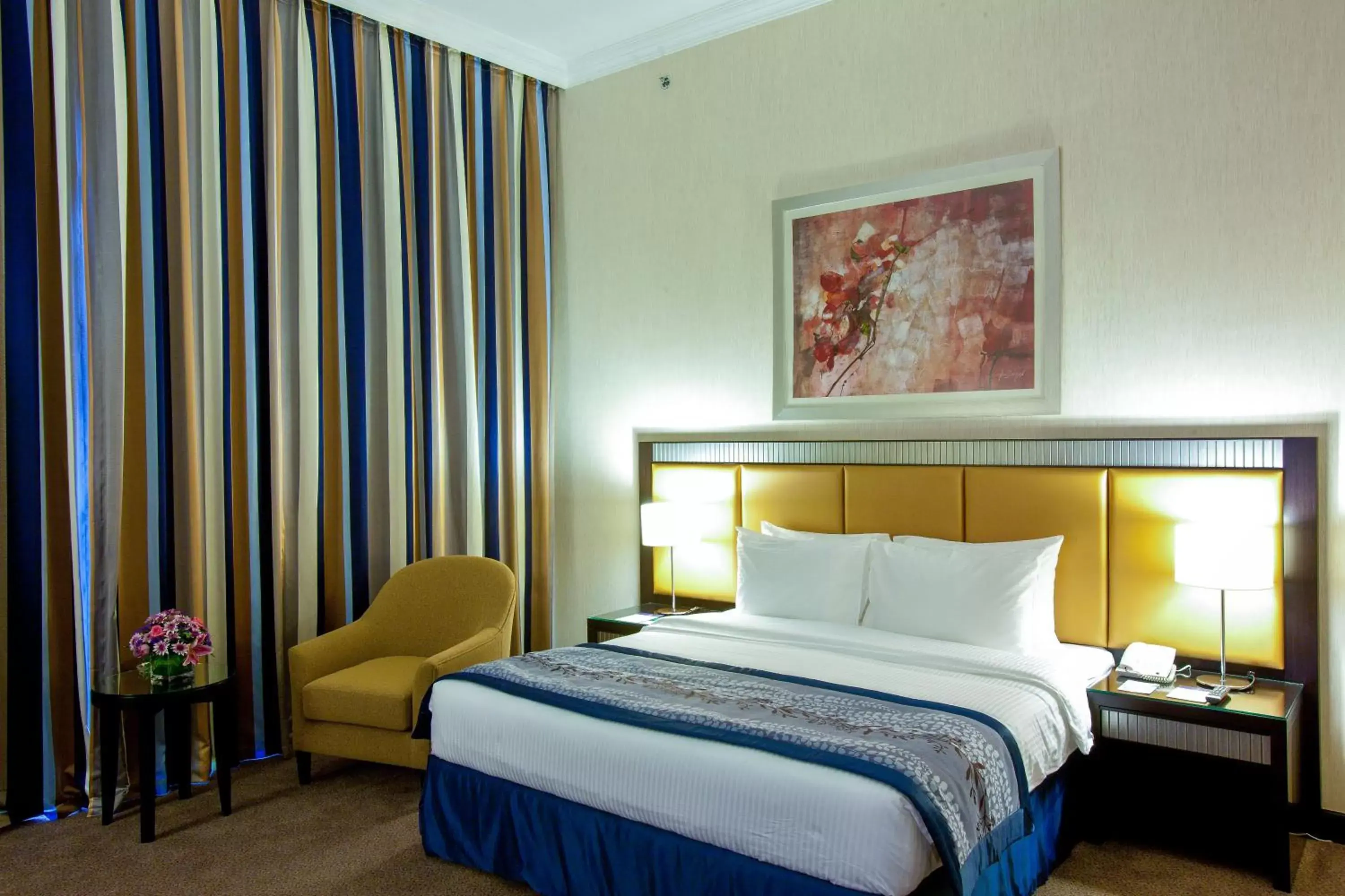 Bedroom, Bed in Millennium Central Doha