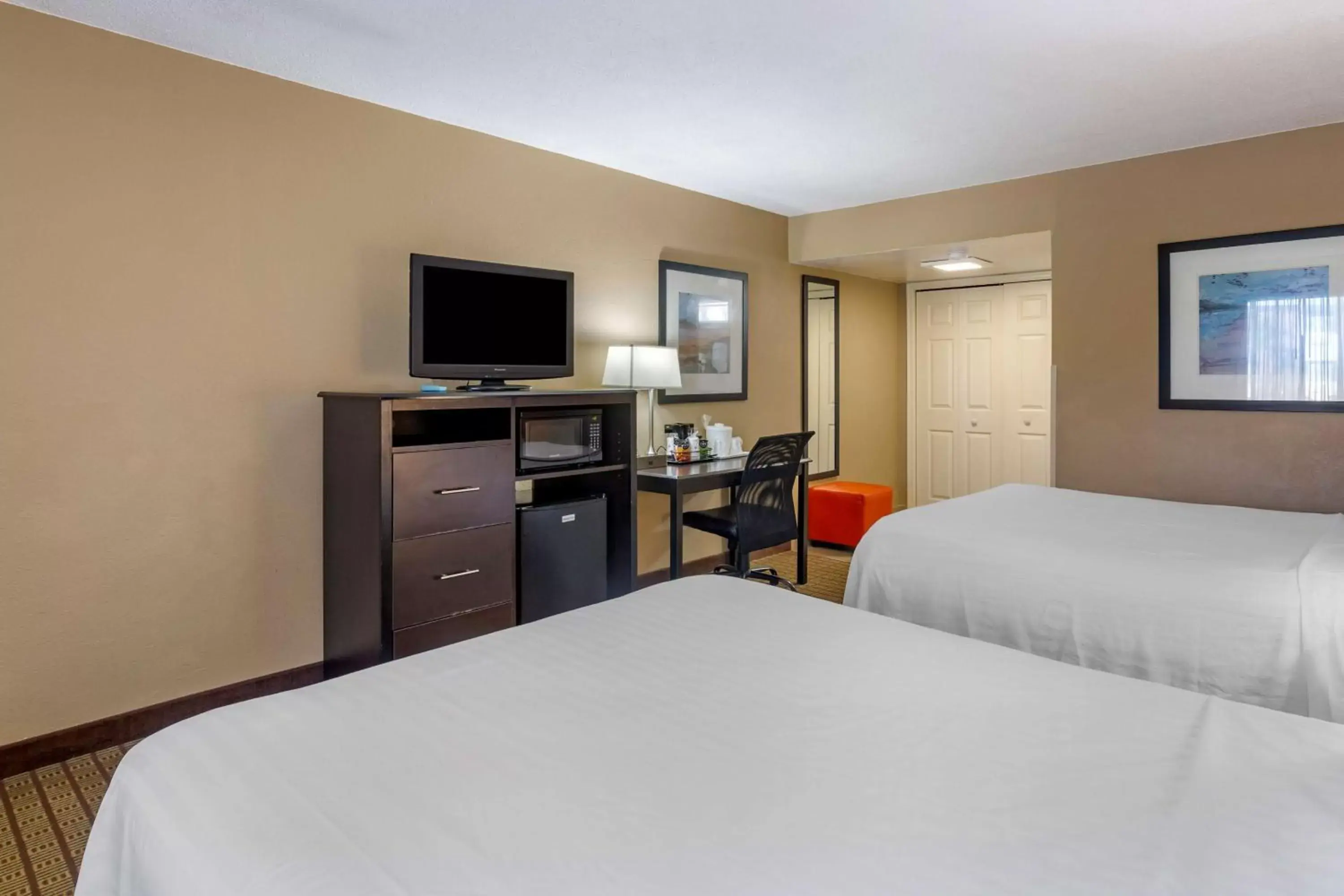 Bedroom, Bed in Best Western Palm Beach Lakes