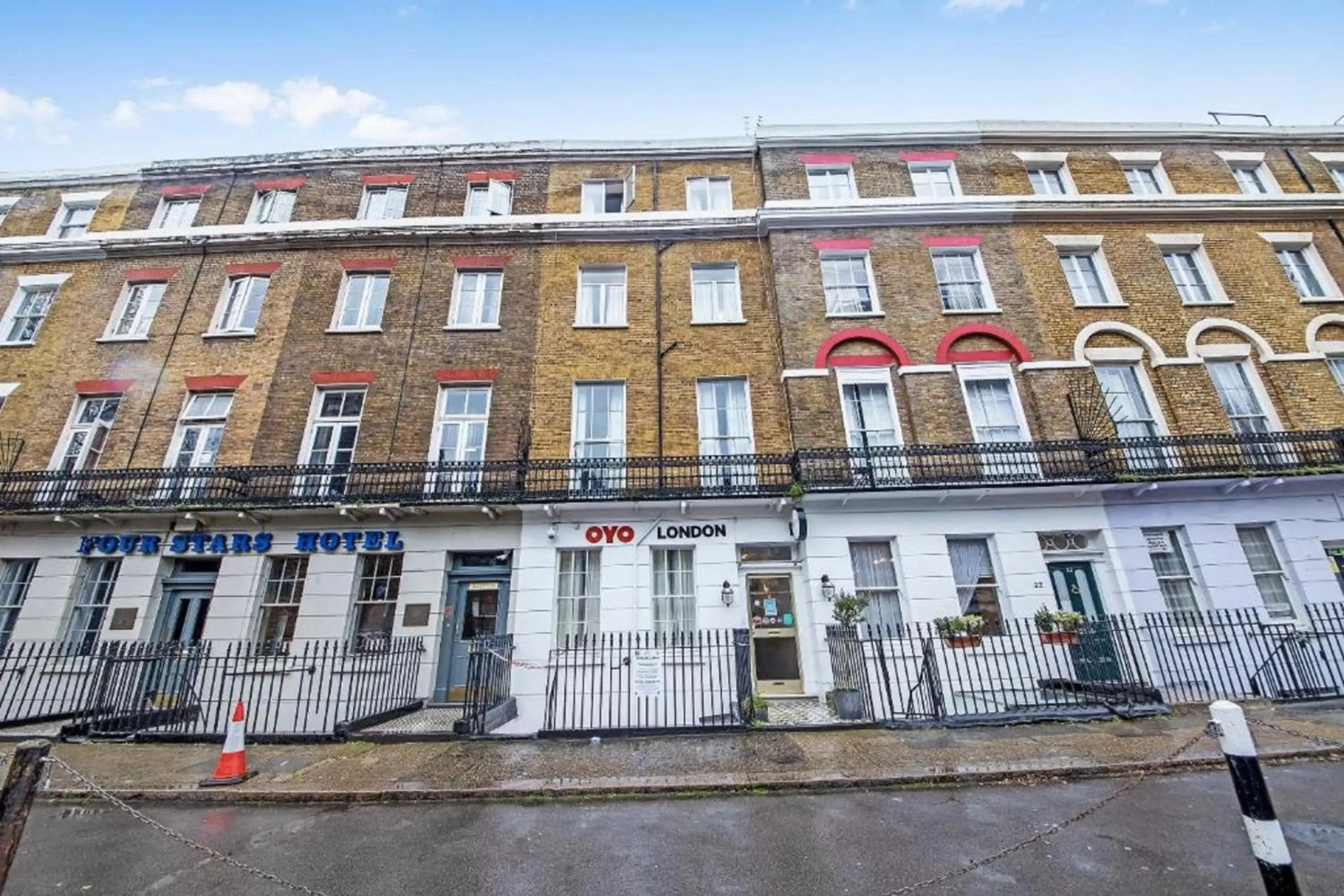 Property Building in OYO Townhouse 30 Sussex Hotel, London Paddington
