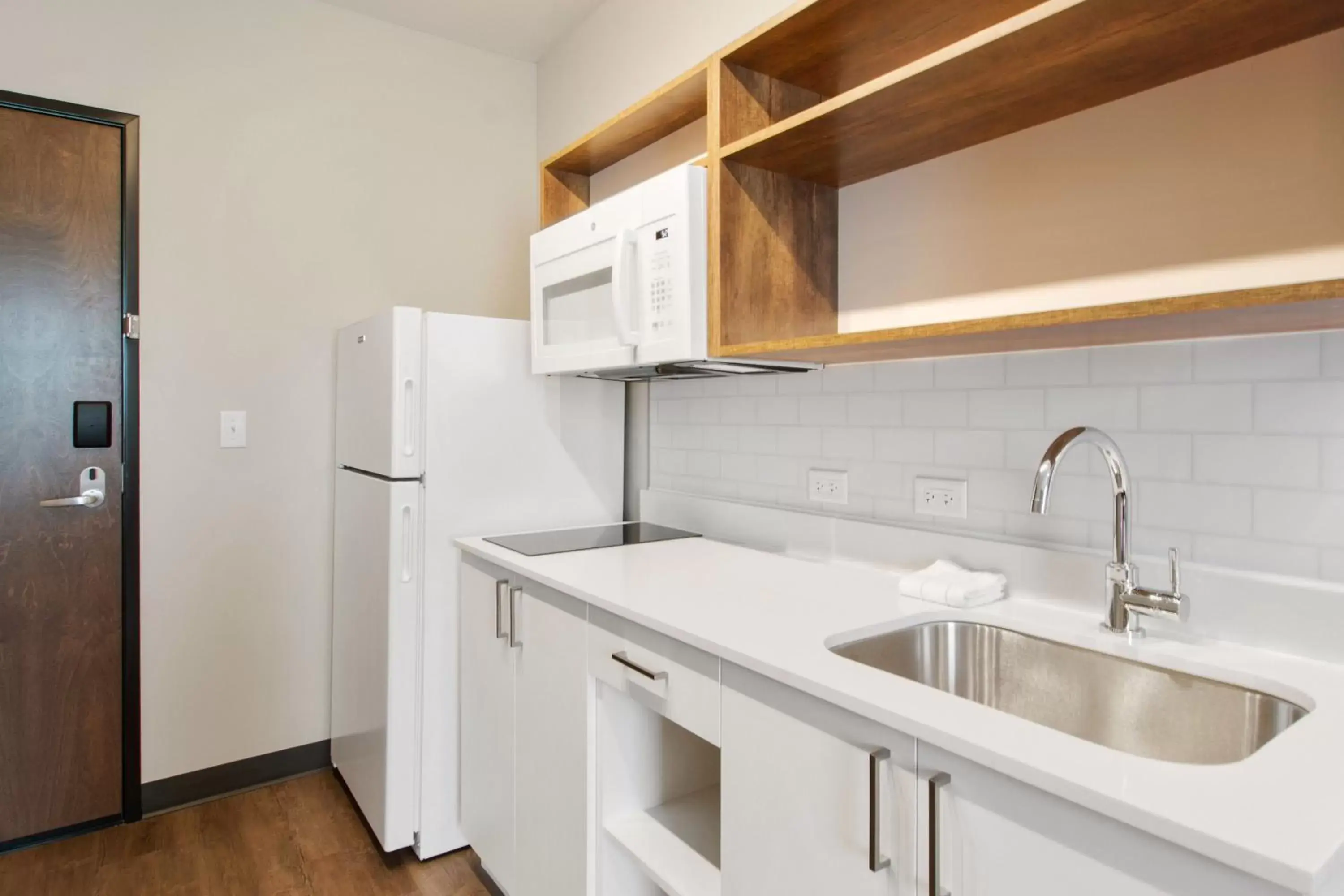 Kitchen or kitchenette, Kitchen/Kitchenette in Extended Stay America Premier Suites - Bluffton - Hilton Head