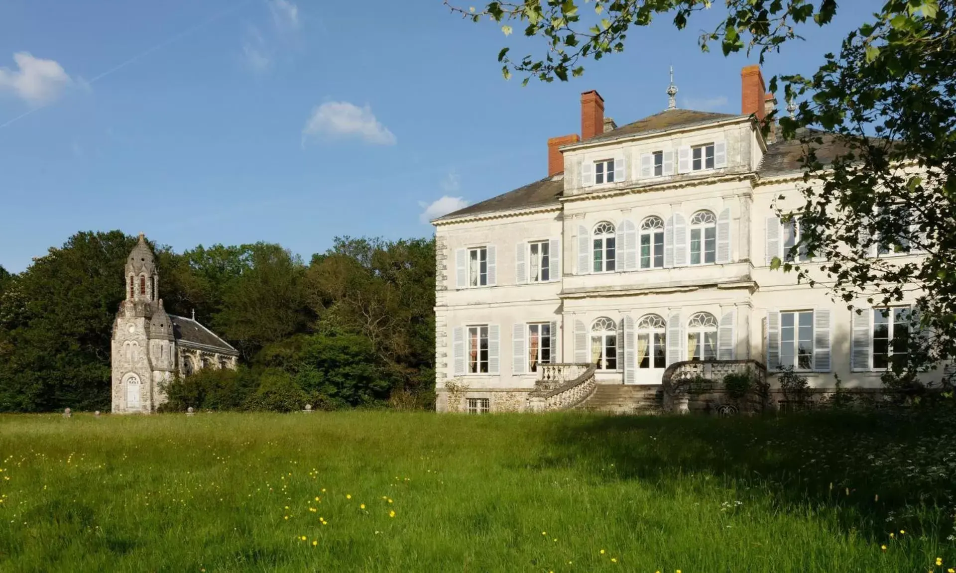 Garden view, Property Building in Chateau du Hallay