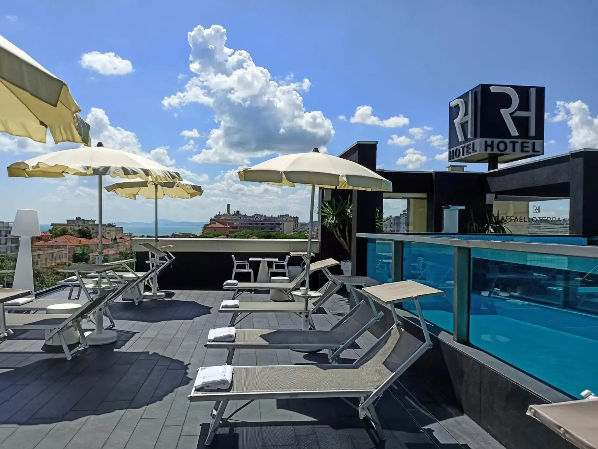Balcony/Terrace, Swimming Pool in Raffaello Hotel