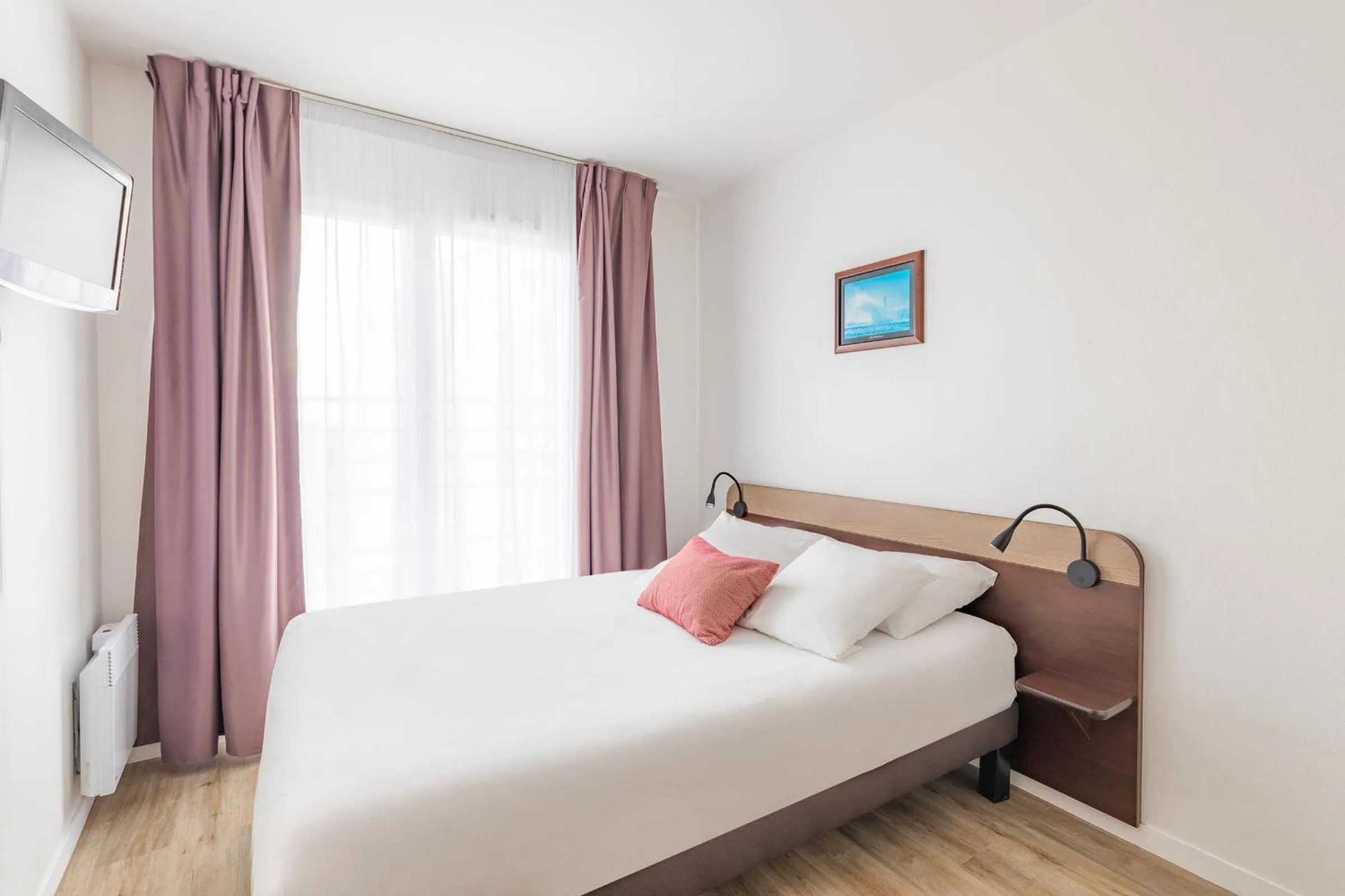 Bed in Appart'City Confort Brest