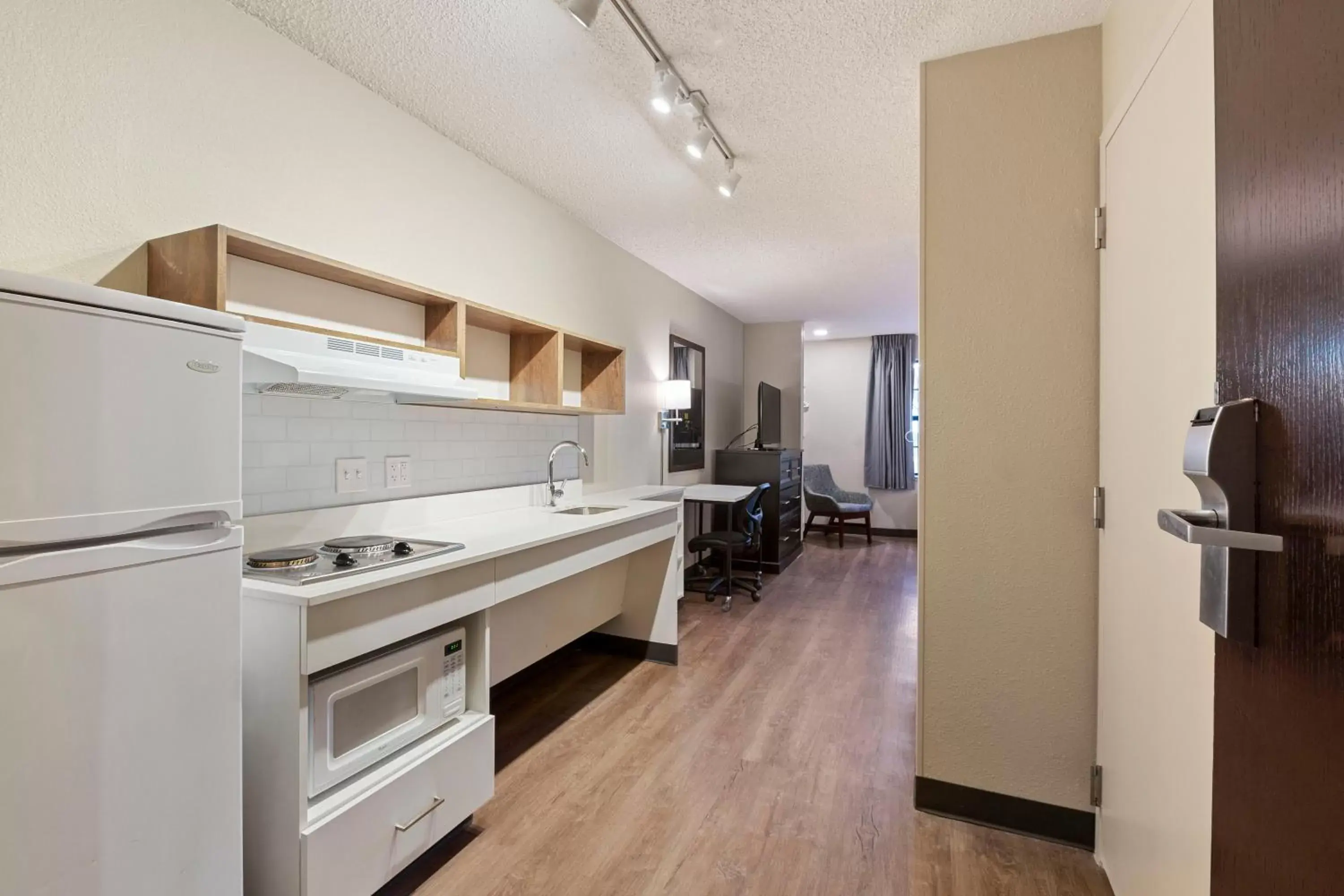 Kitchen or kitchenette, Kitchen/Kitchenette in Extended Stay America Premier Suites - Union City - Dyer St