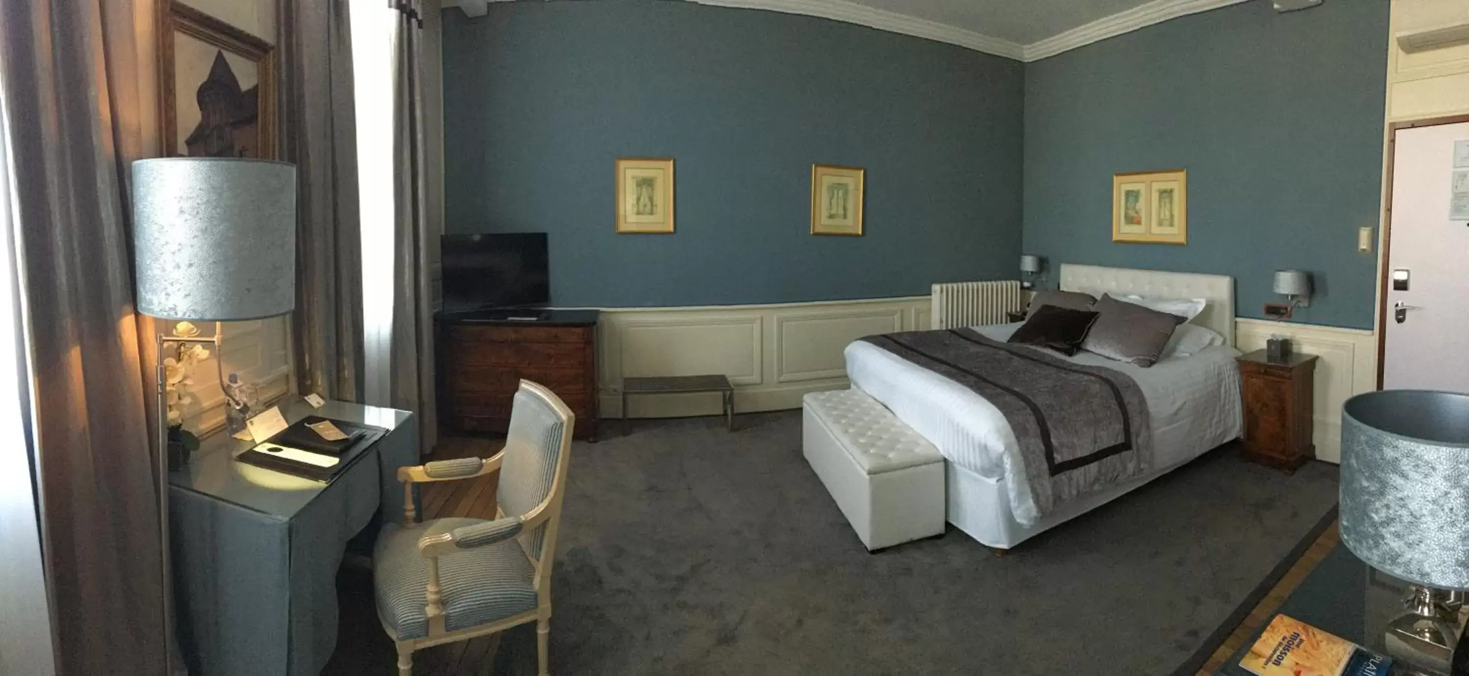 Photo of the whole room, Bed in Best Western Premier Grand Monarque Hotel & Spa