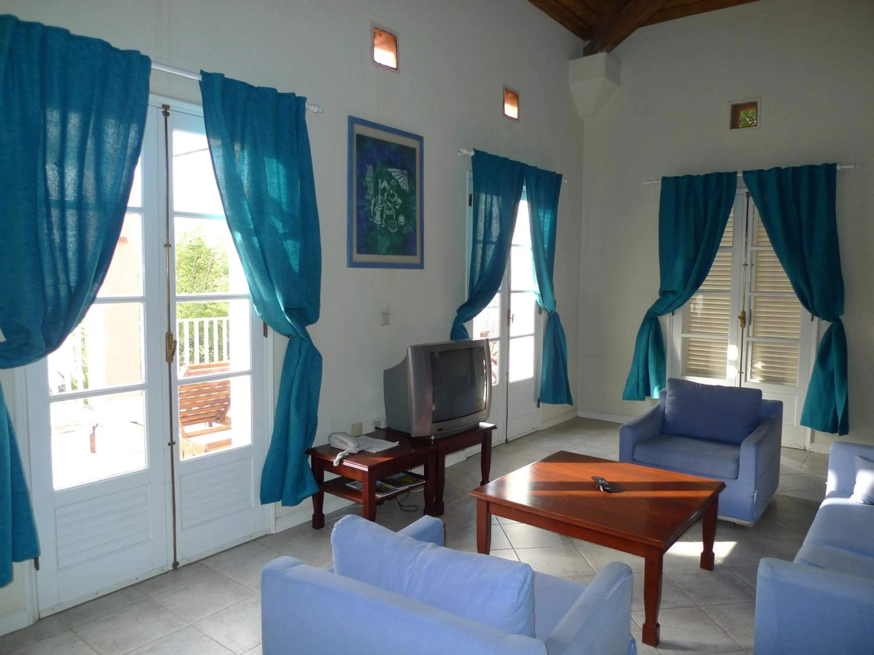 Living room in Foya Branca by Flagworld Hotels